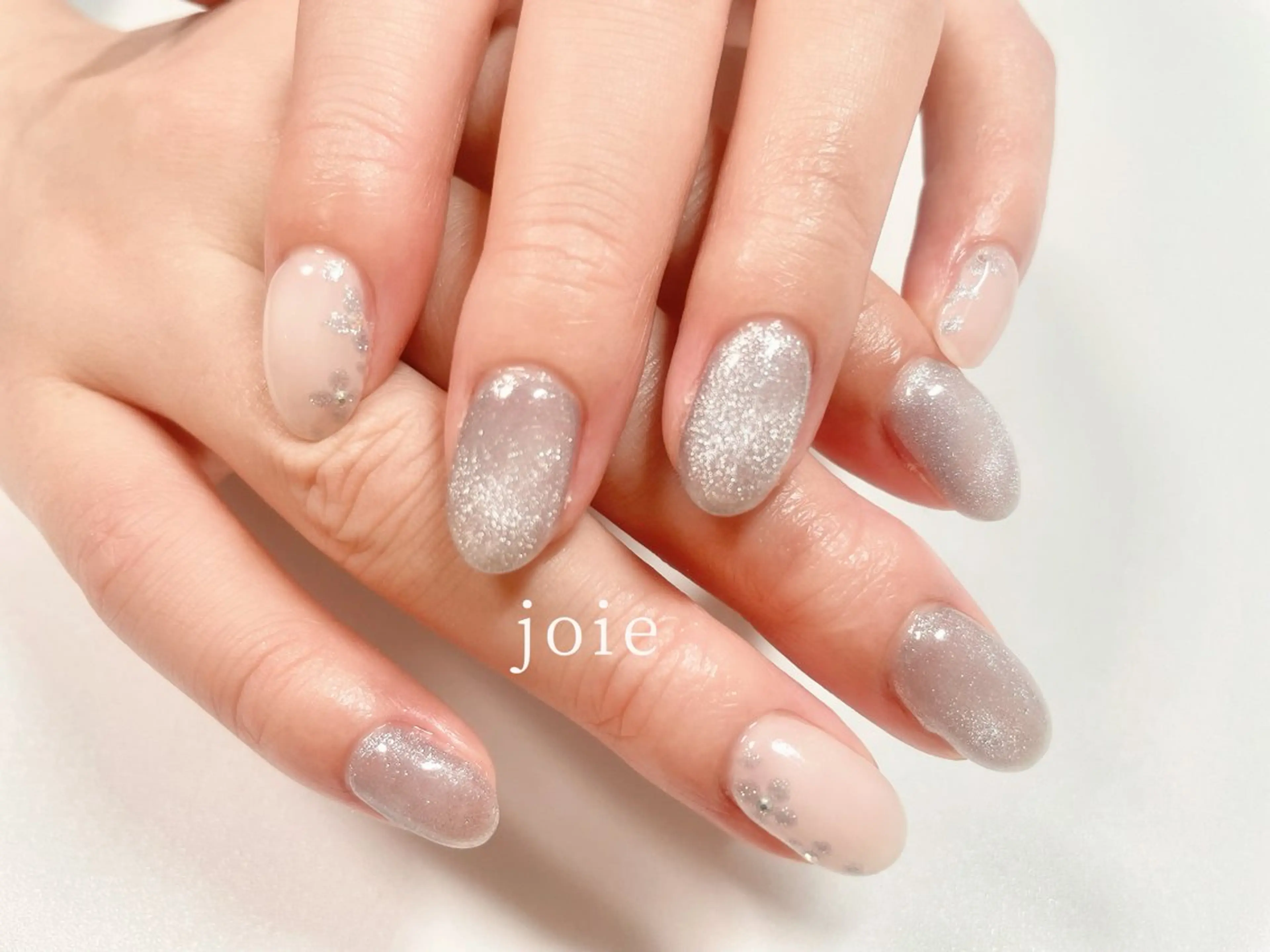 ネイル キラキラネイル ニュアンスネイル オフィスネイル Nailist Mikuのネイルデザイン