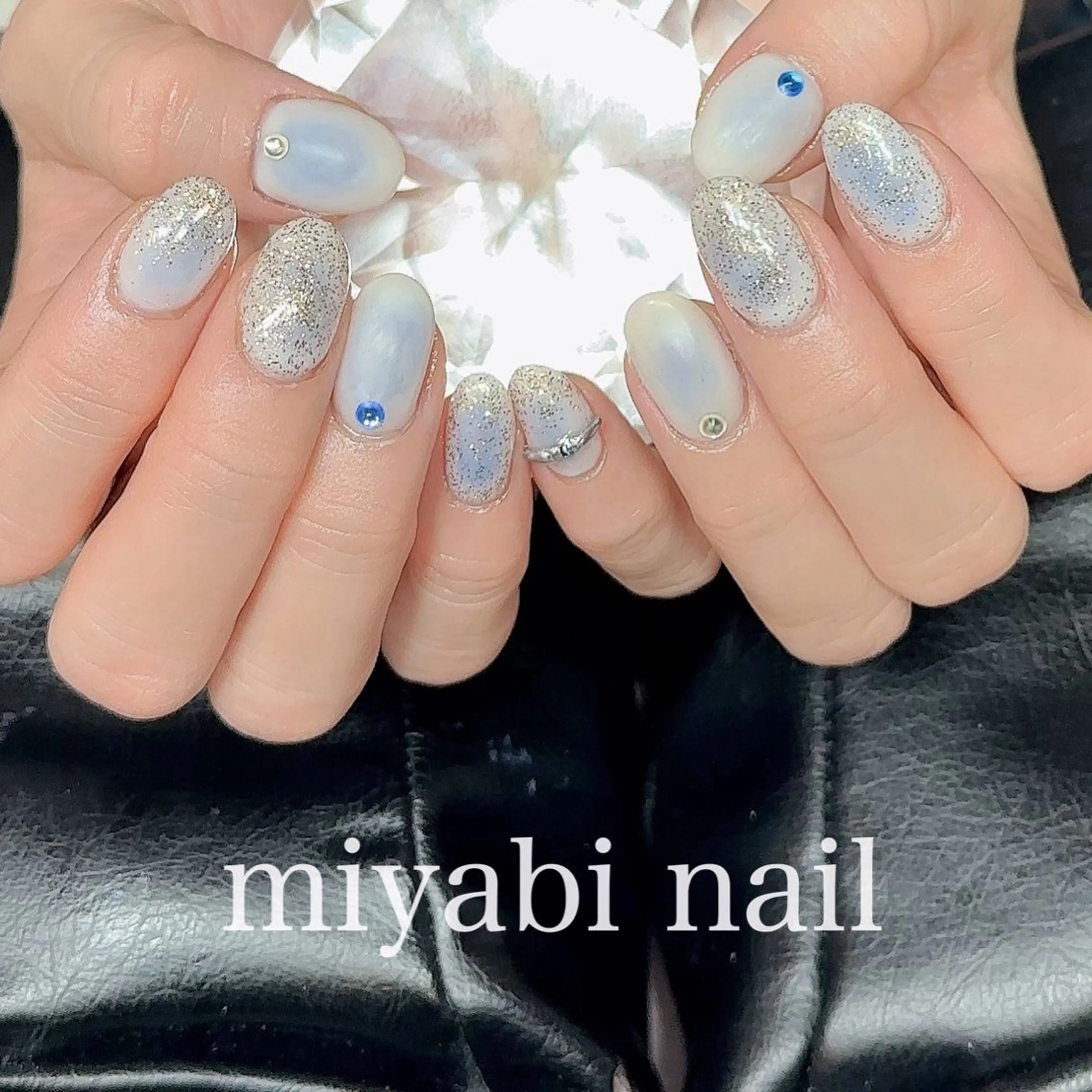 ネイル ブルー チークネイル ジェルネイル キラキラネイル ラメ(グリッター) ハンドネイル miyabi nail 桂川駅近くのネイルデザイン