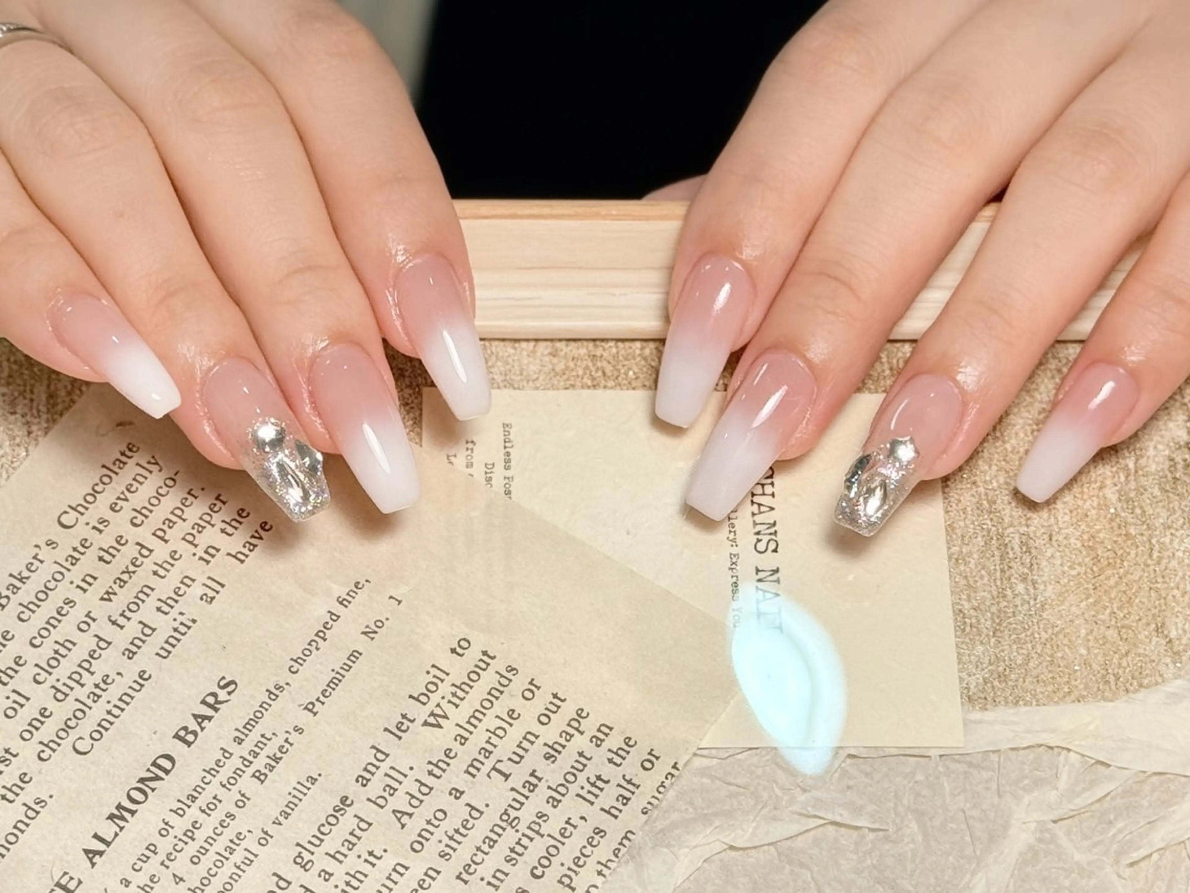 ネイル アートネイル オーロラネイル チークネイル フレンチネイル ガラスフレンチ ハンドネイル 🎀🎀YooLi Nail Salonのネイルデザイン