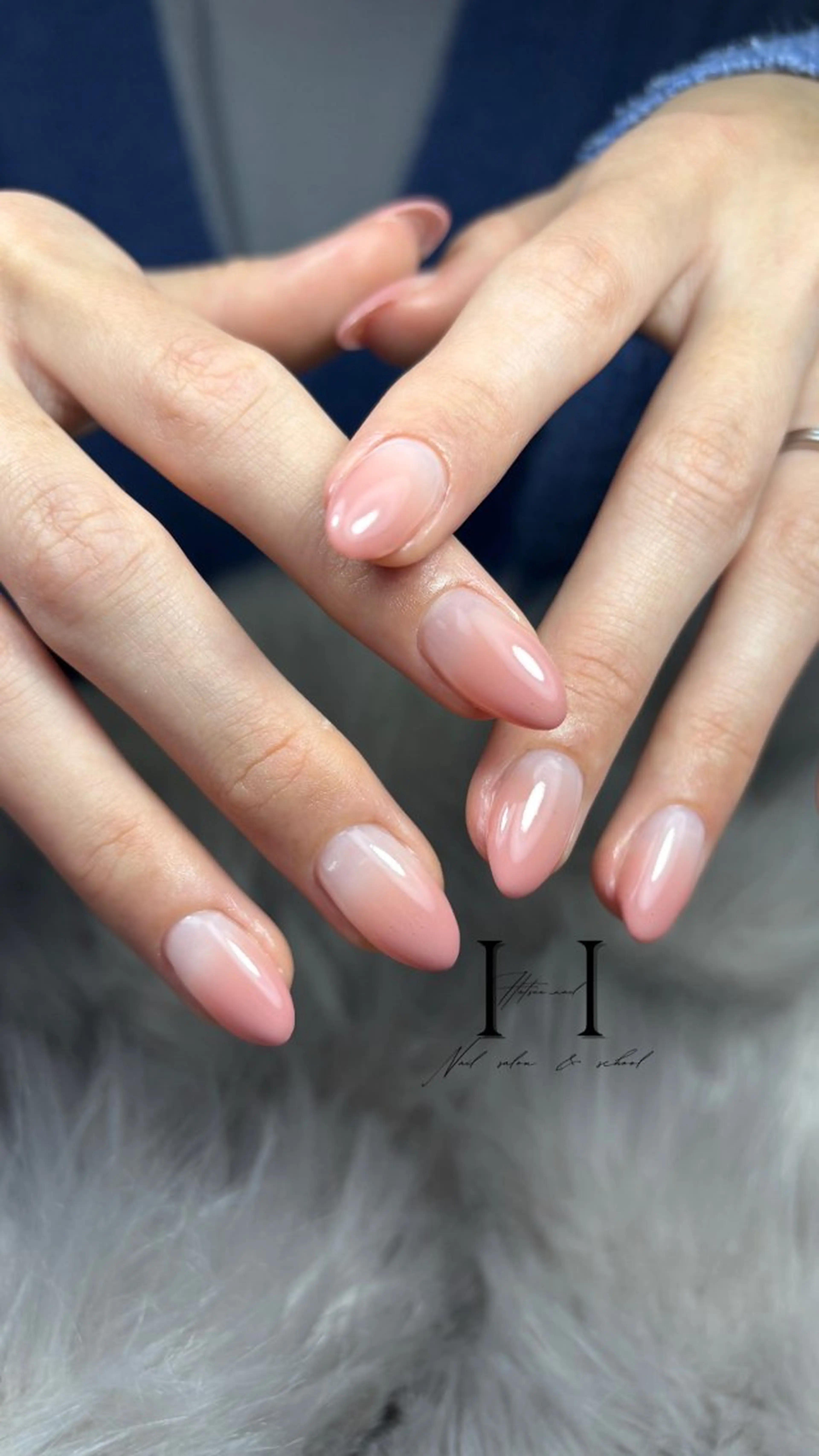 ネイル グラデーション オフィスネイル ハンドネイル Hatsuu nail所属・HatsuuNail salonアリスのネイルデザイン