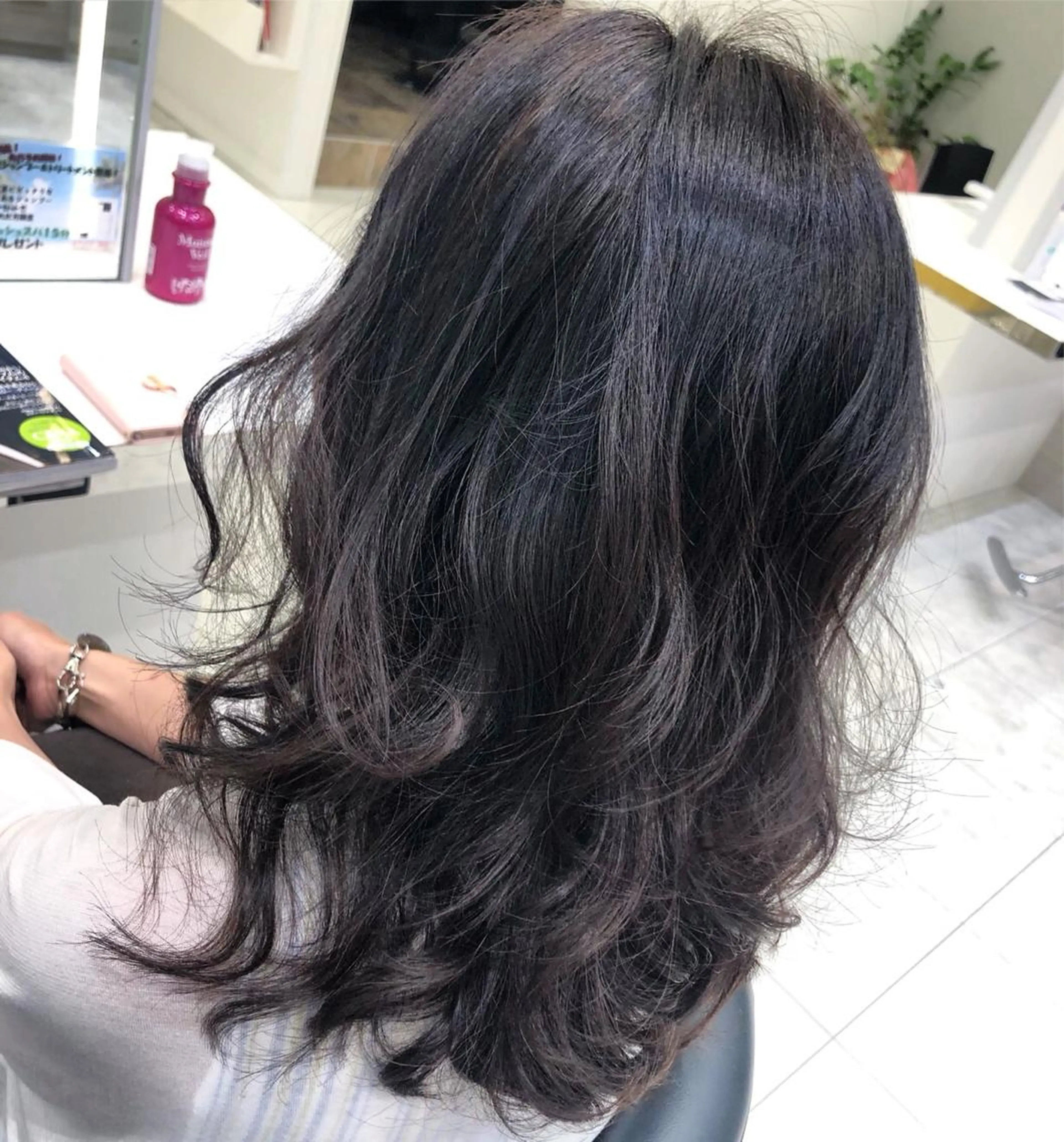 セミロング ヘアカラー トリートメント 岸 保奈美のヘアスタイル