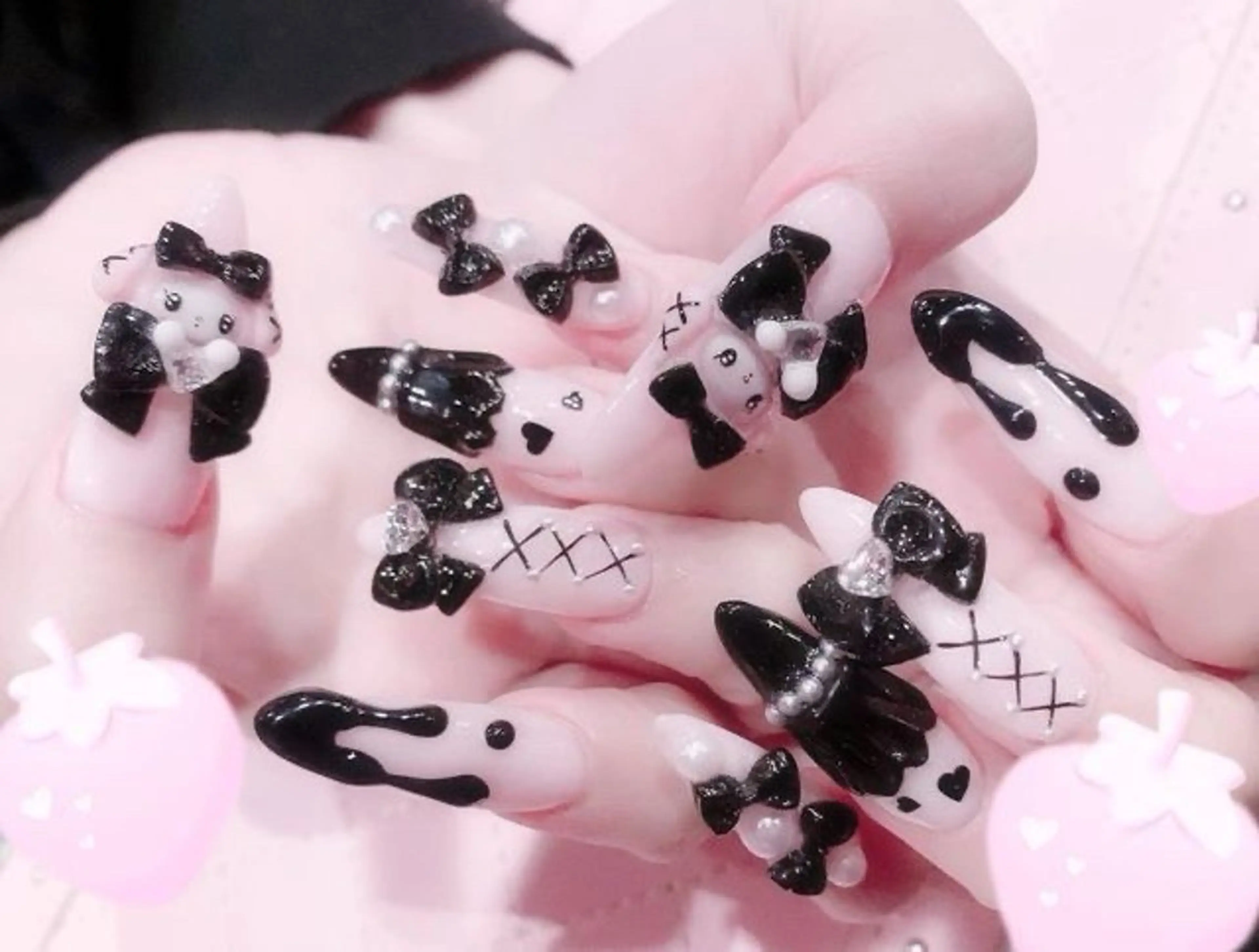 ネイル マグネットネイル ミラーネイル ピンク ネイルチップ 冬ネイル Lee Nailsのネイルデザイン