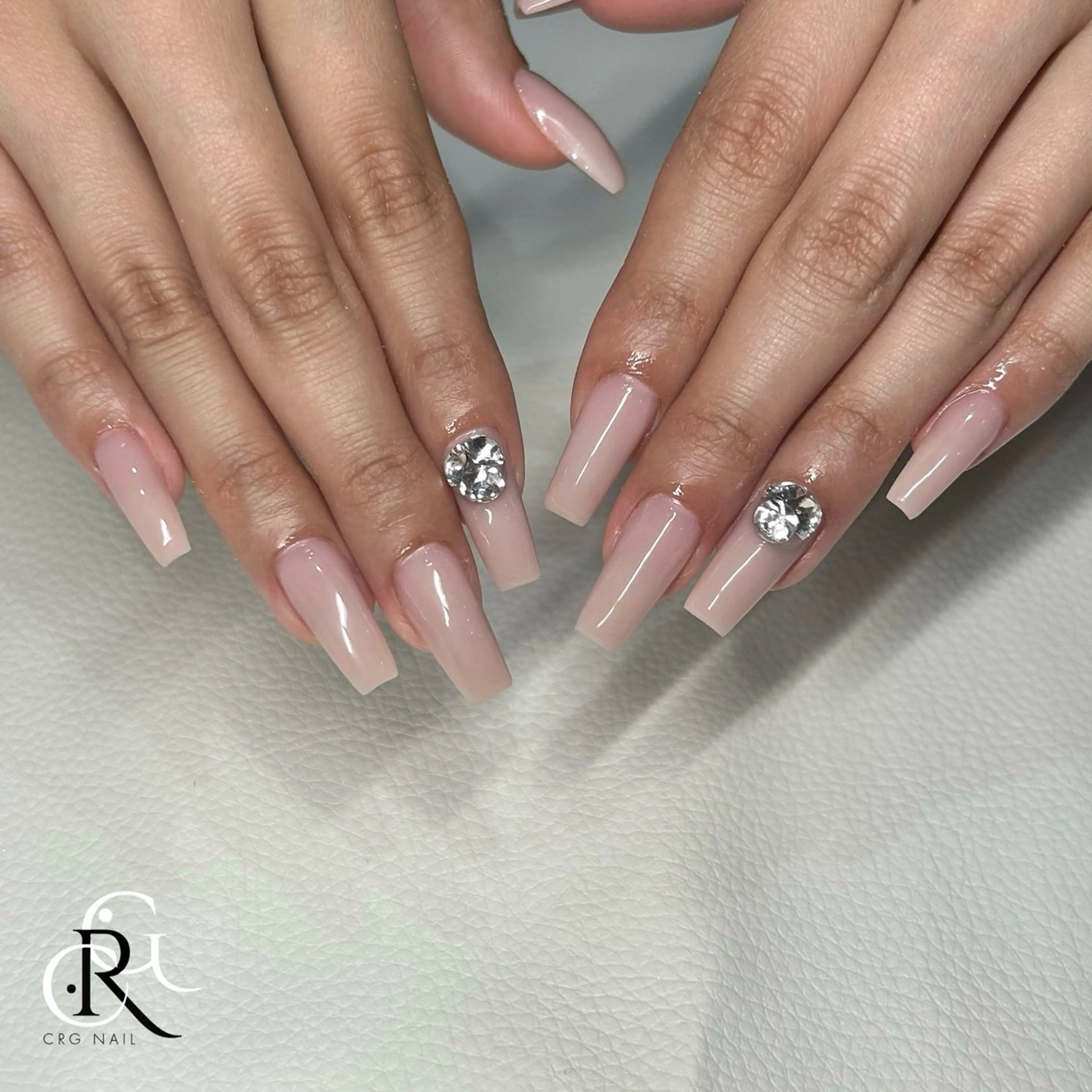 ロング ハンドネイル CRGNAIL RENAのネイルデザイン