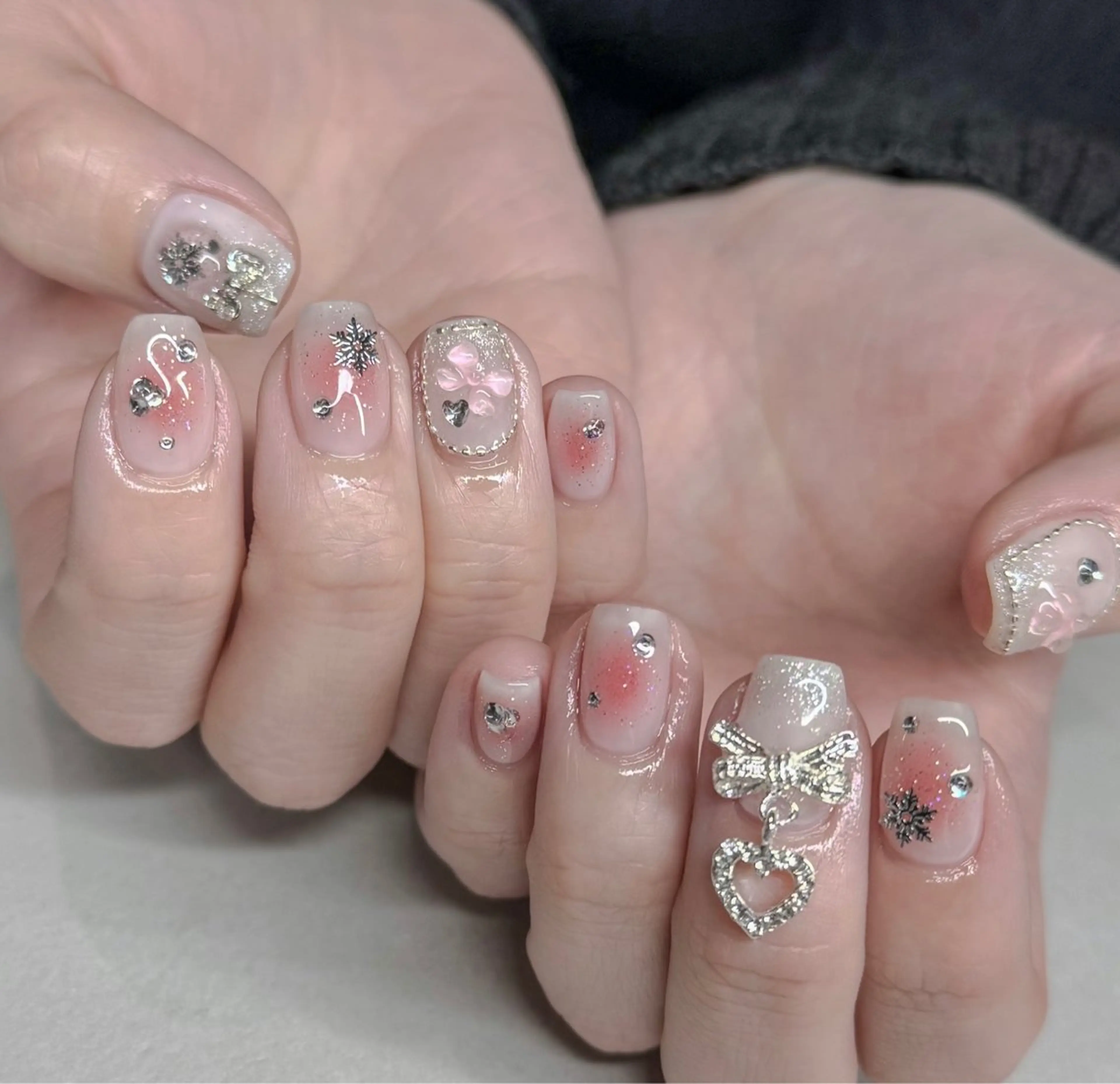 ネイル num-fi Aiのネイルデザイン