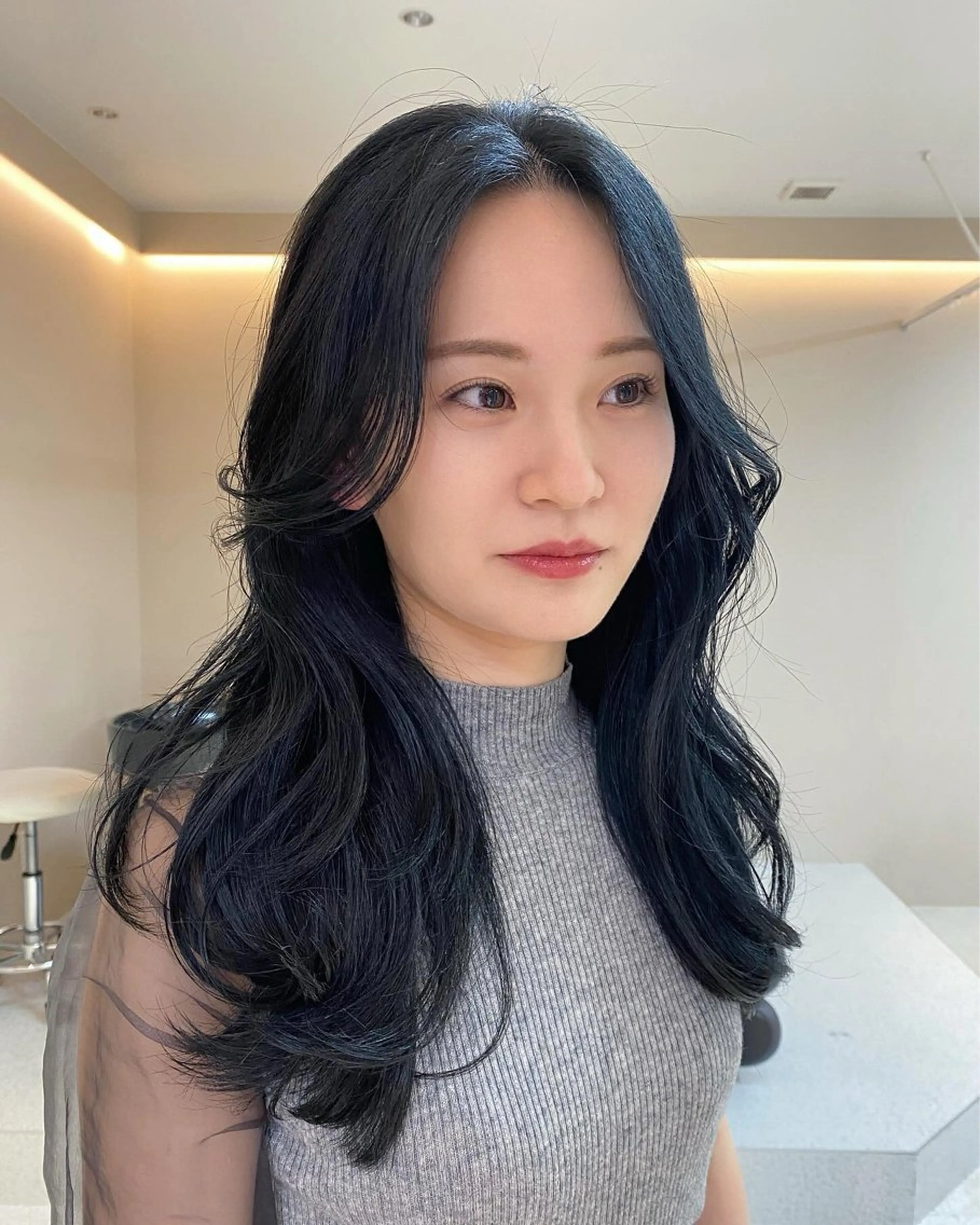 ロング カラー 黒髪 ブルーカラー ブルーブラック Marina /表参道のヘアスタイル