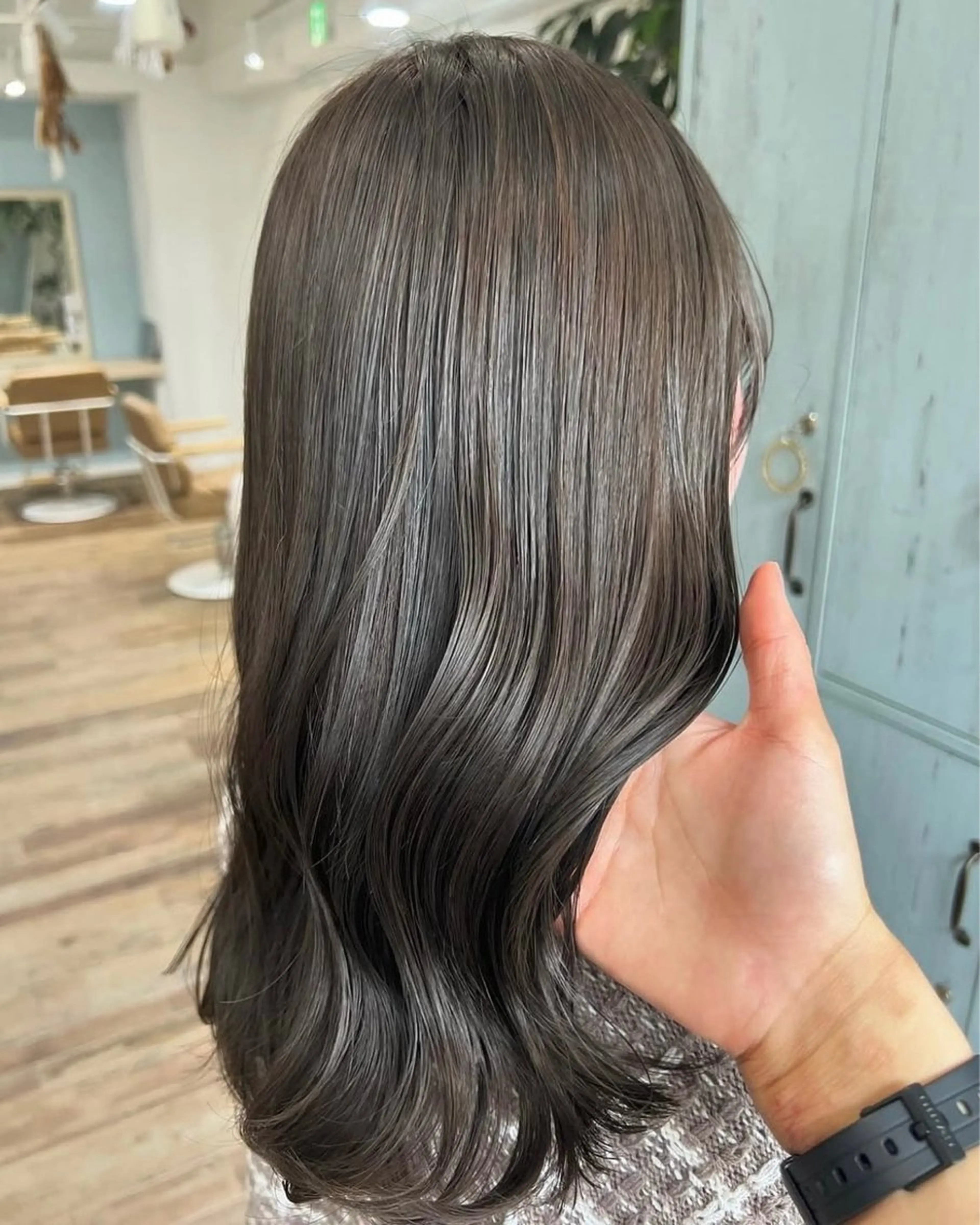 セミロング カラー yuzua/オリーブ /透明感/レイヤーのヘアスタイル