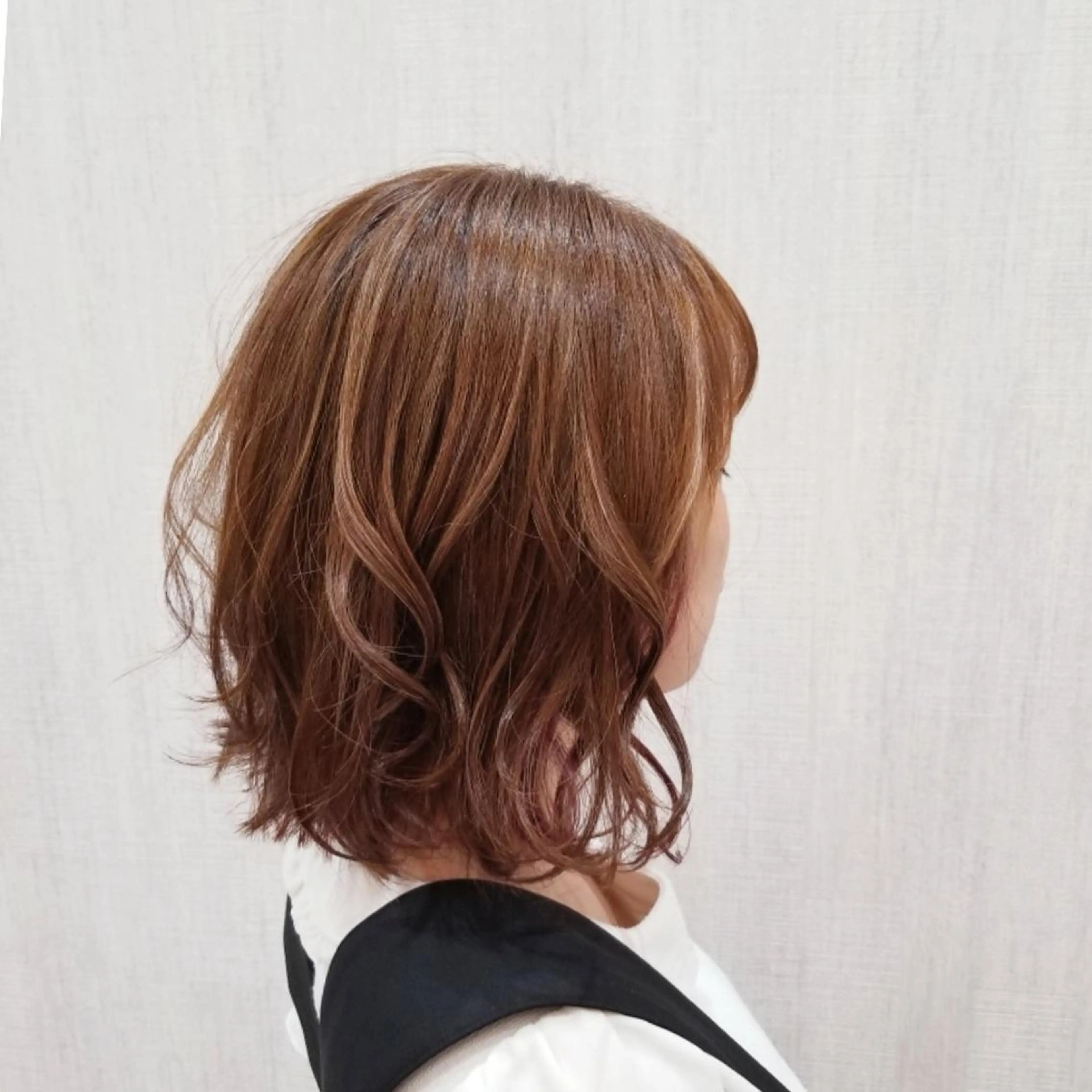 ミディアム カラー インナーカラー 顔周りレイヤーカット 髪質改善代表西村功平のヘアスタイル