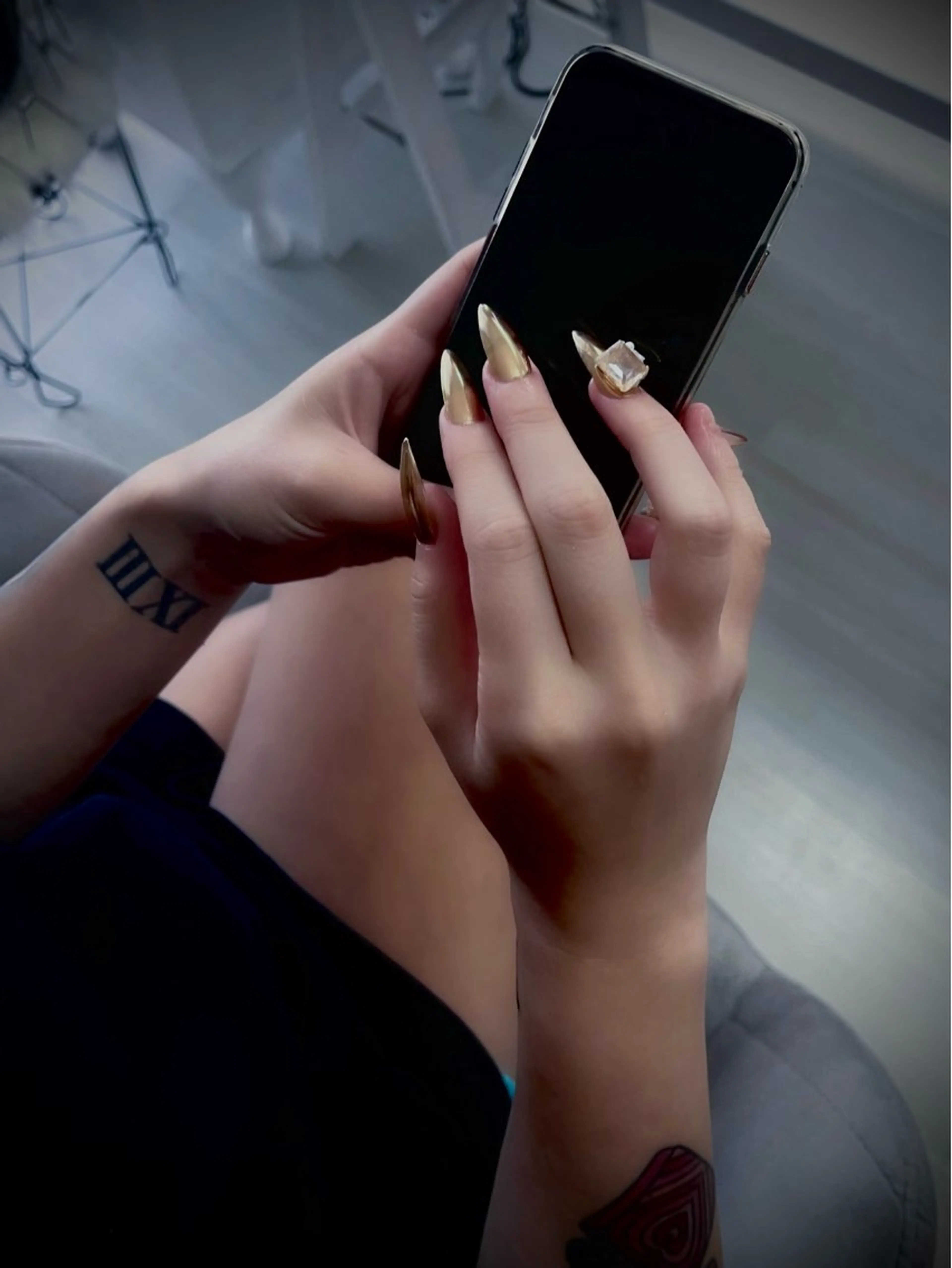 ネイル キラキラネイル マグネットネイル ワンカラーネイル スカルプネイル ワンホンネイル nine.🦋 YUKOのネイルデザイン