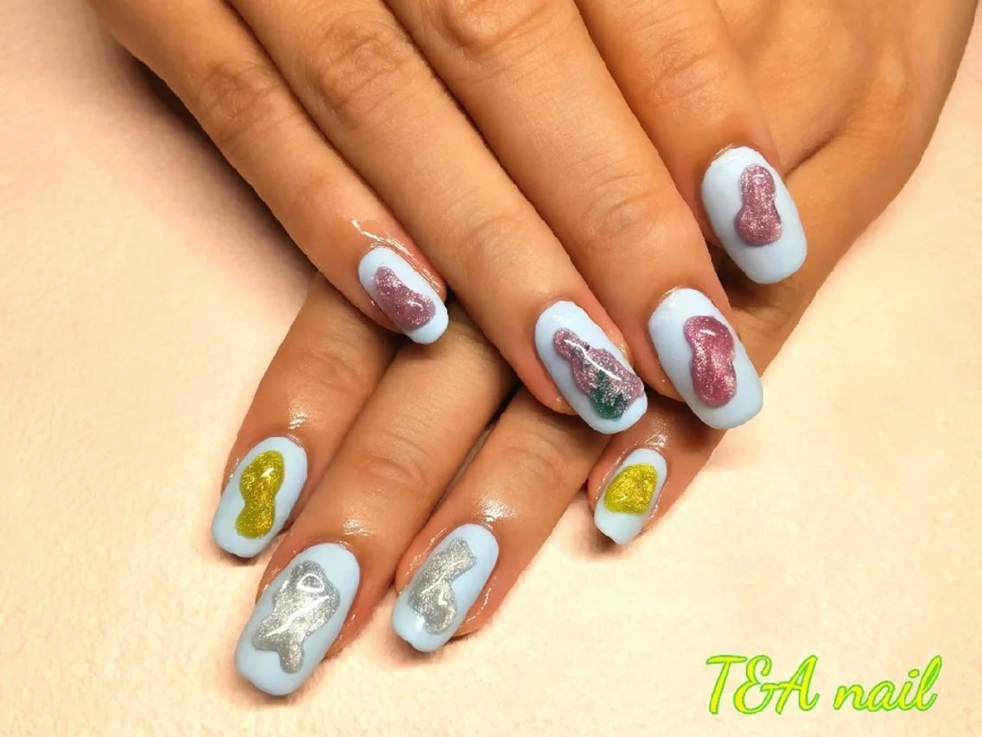 セミロング ネイル ジェルネイル キラキラネイル マグネットネイル ニュアンスネイル スカルプネイル ハンドネイル T&A nailのネイルデザイン