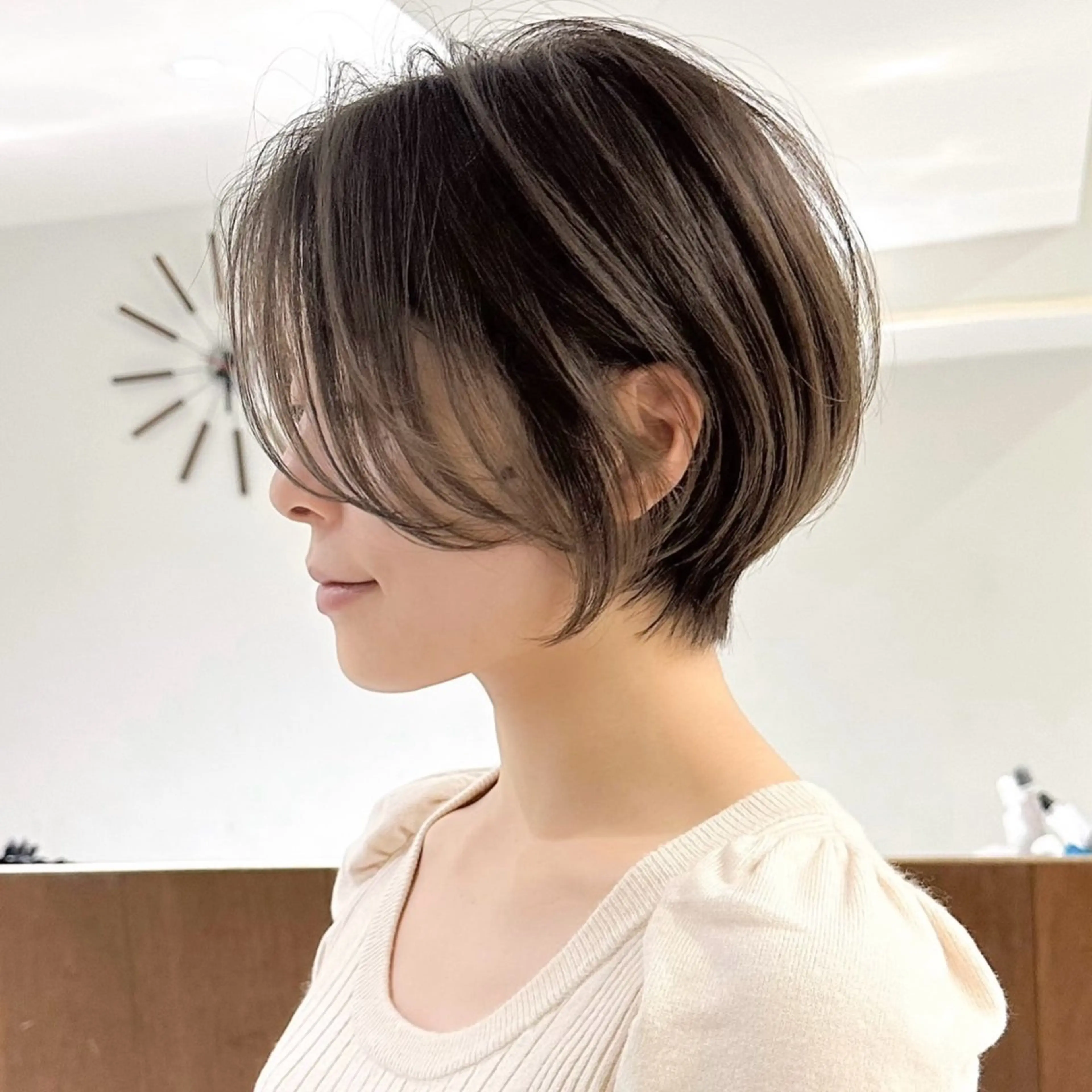 ショート カット ヘアカラー ショート特化✨ 津々美のヘアスタイル