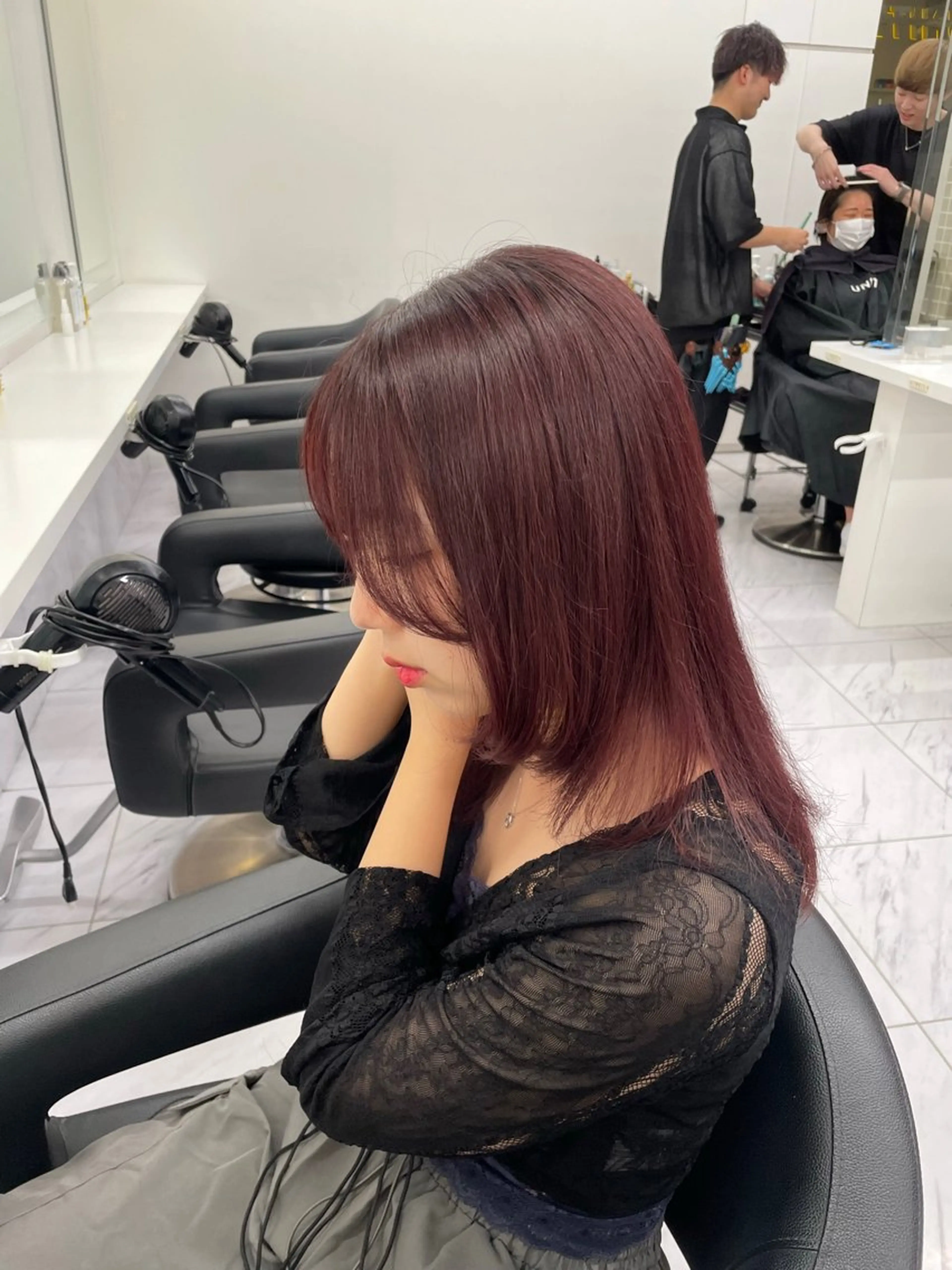 セミロング カラー レッドカラー 表参道ハッシュカット レイヤー/リノンのヘアスタイル