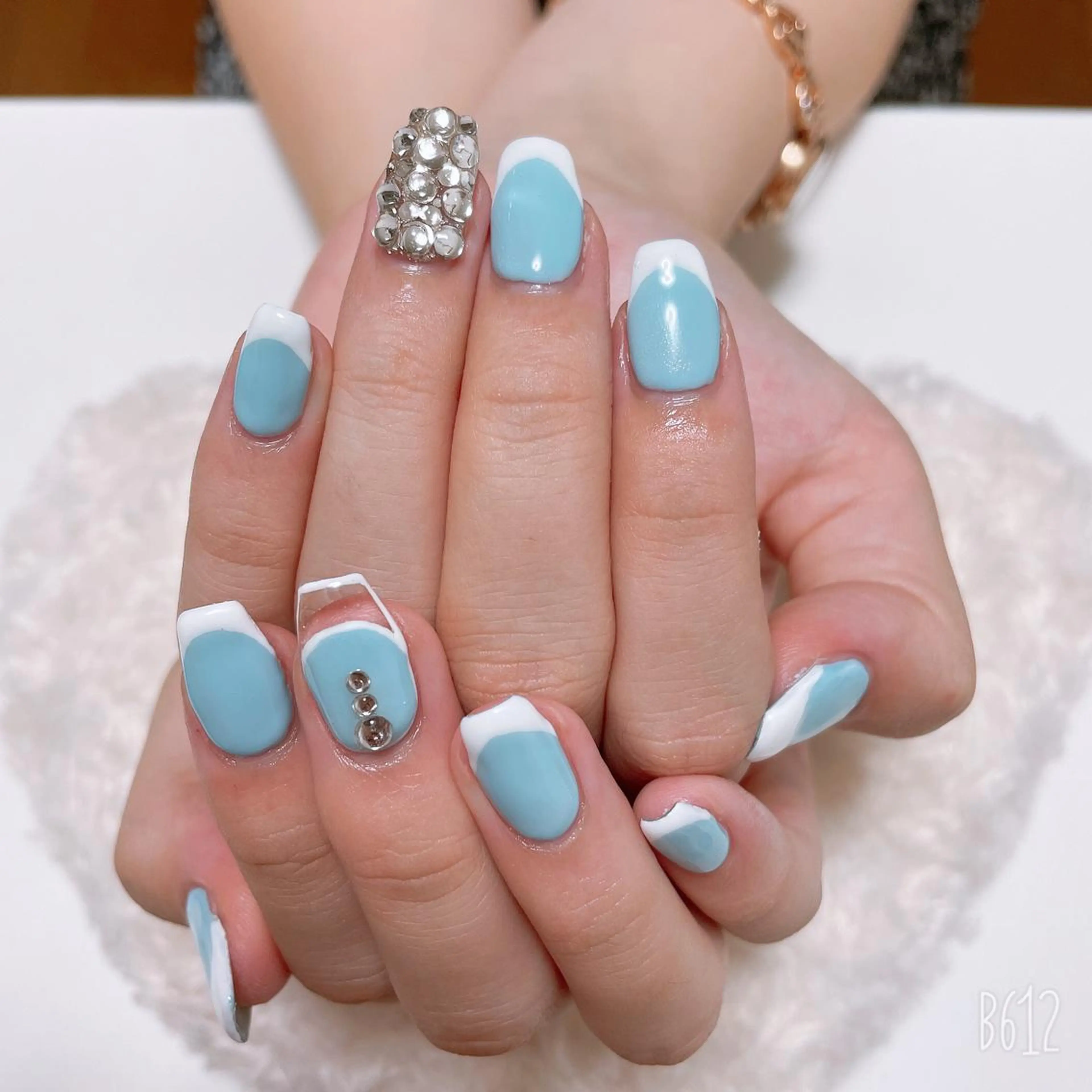 ネイル The Best Beauty受付担当のヘアスタイル