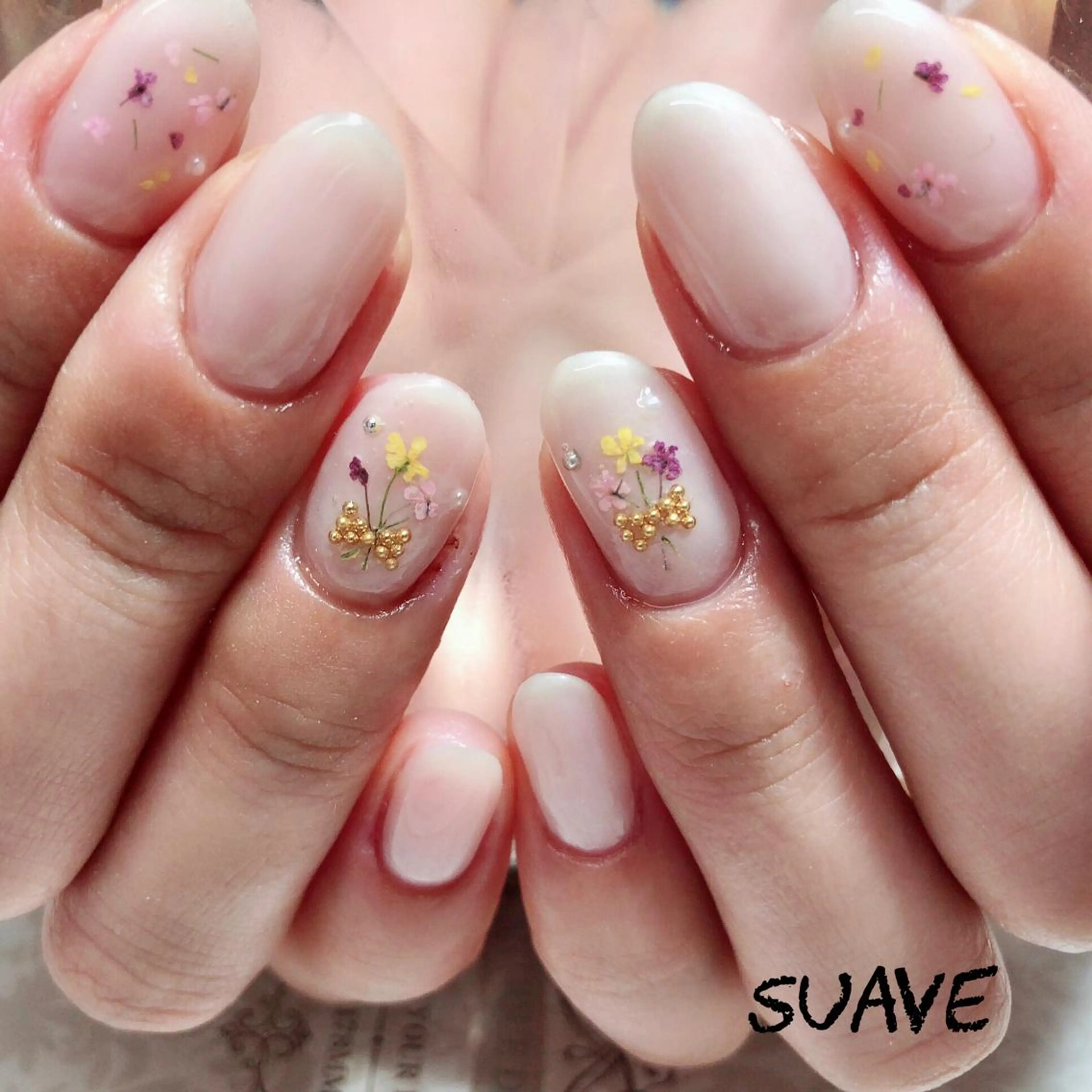 ネイル ジェルネイル ピンク ホワイト Nail Suave (シュアーヴ)のネイルデザイン