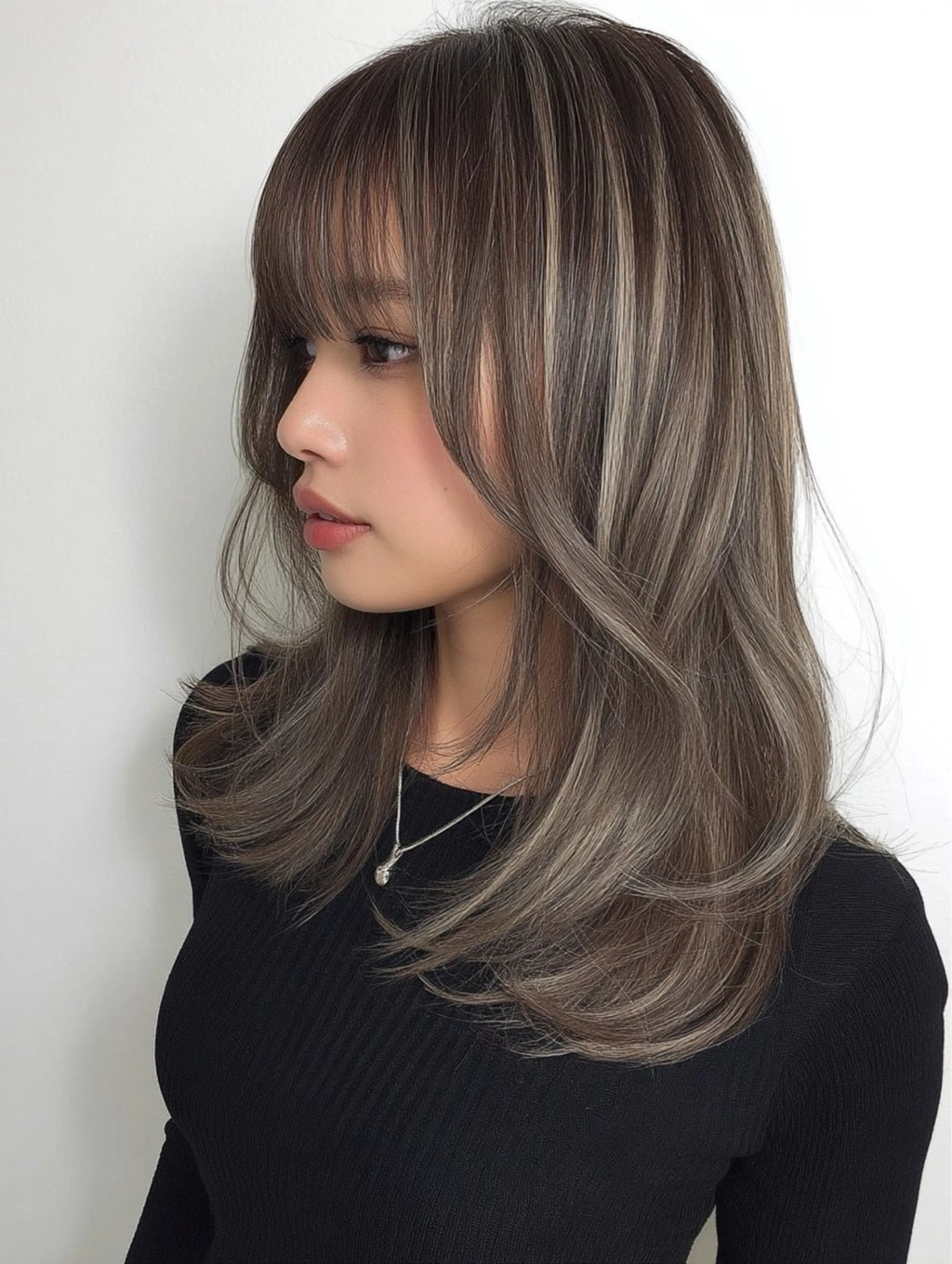 セミロング trinity 本厚木のヘアスタイル