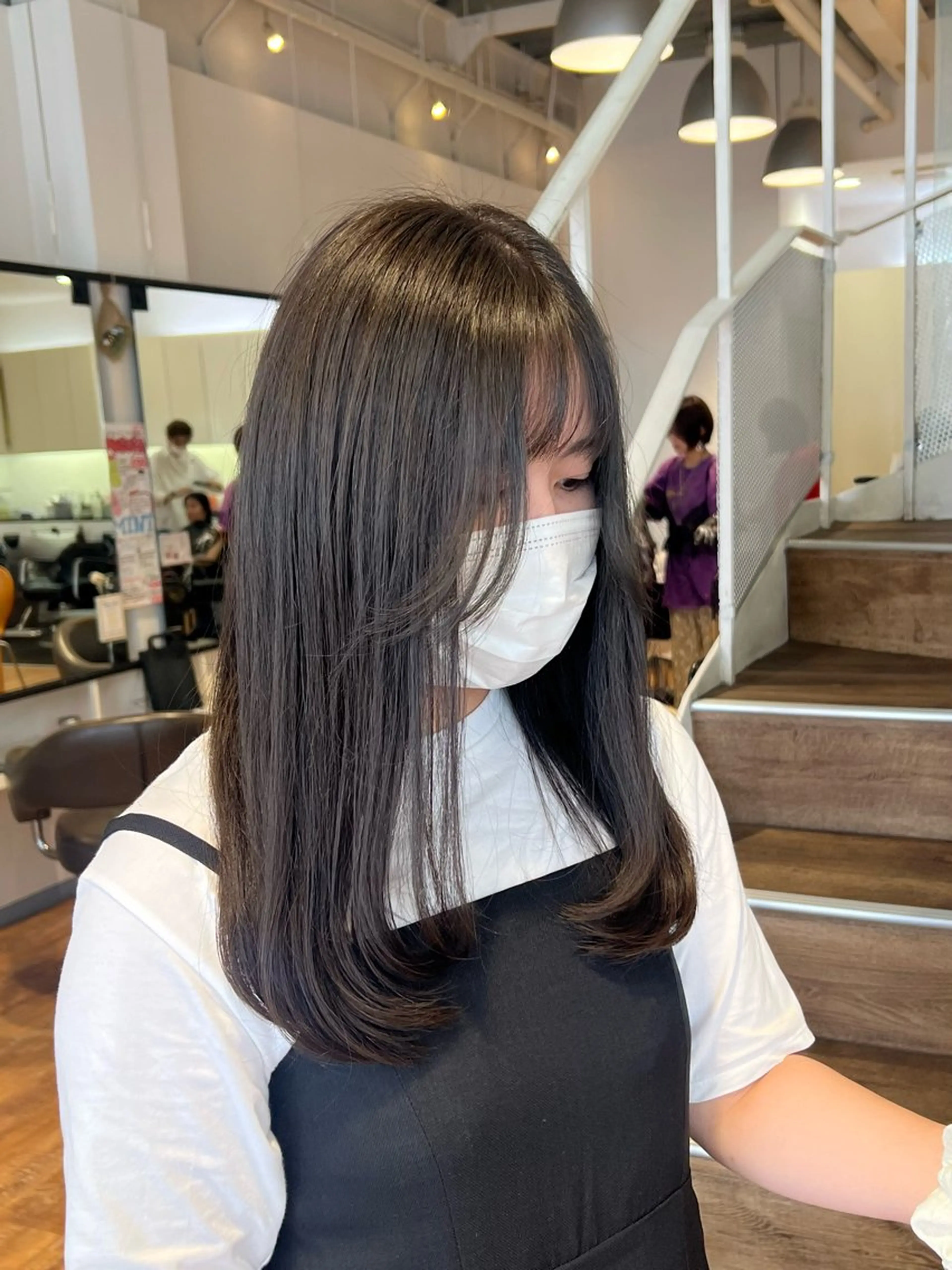 セミロング 顔周りカット 小顔カット 石野 友唯のヘアスタイル