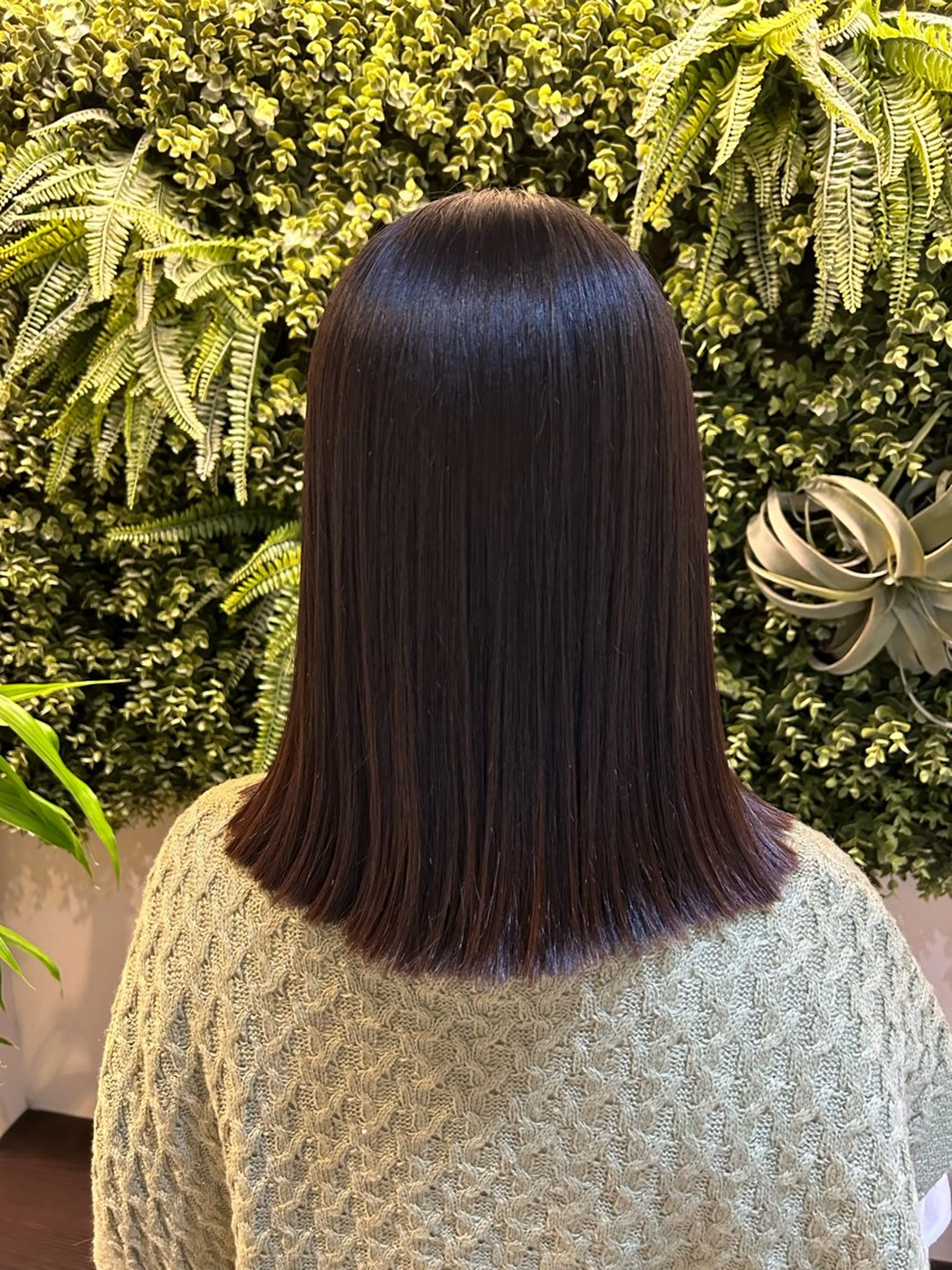 ミディアム 水谷 菜央のヘアスタイル