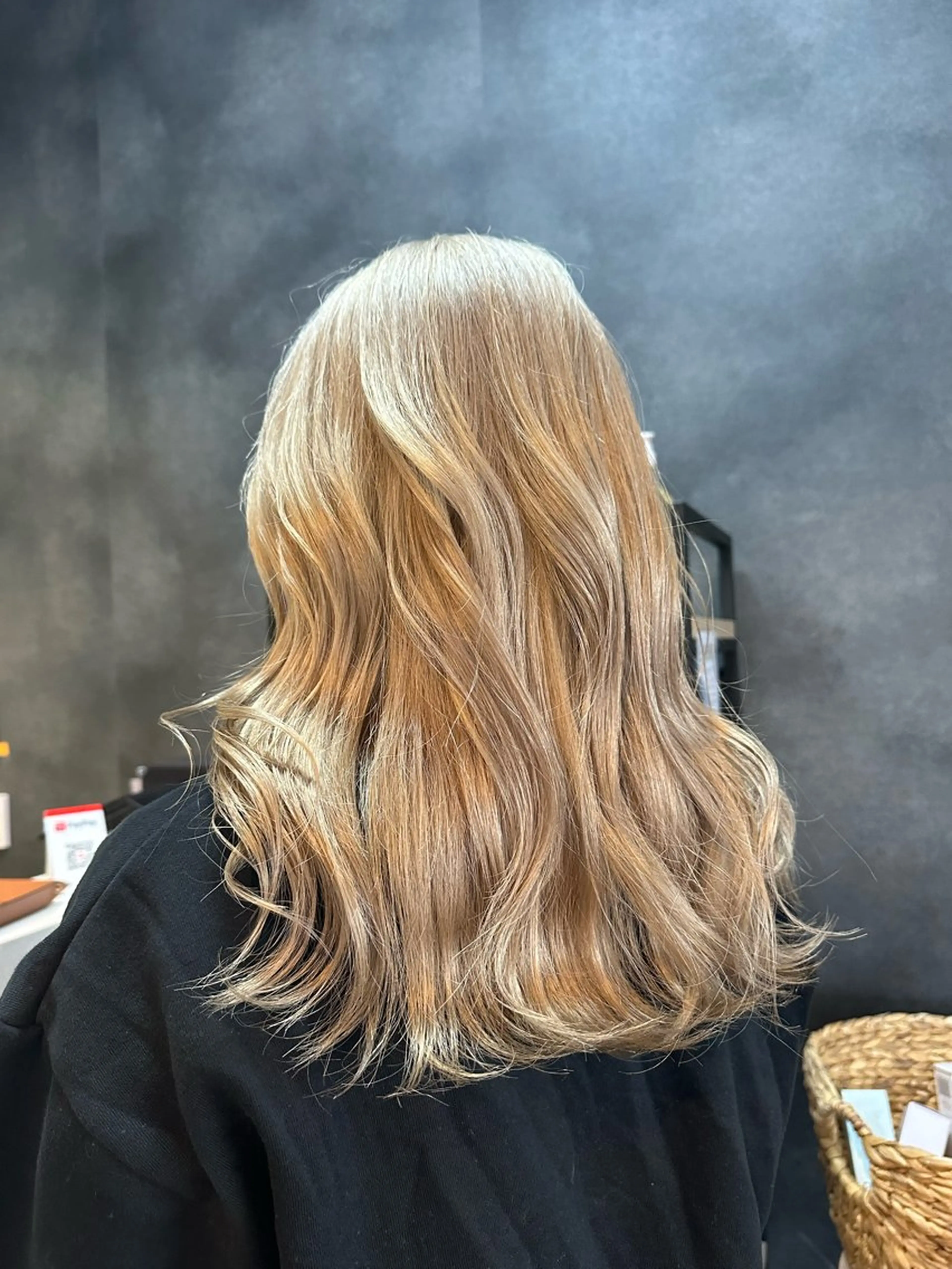 ロング ヘアカラー トリートメント 坂庭 美夢のヘアスタイル