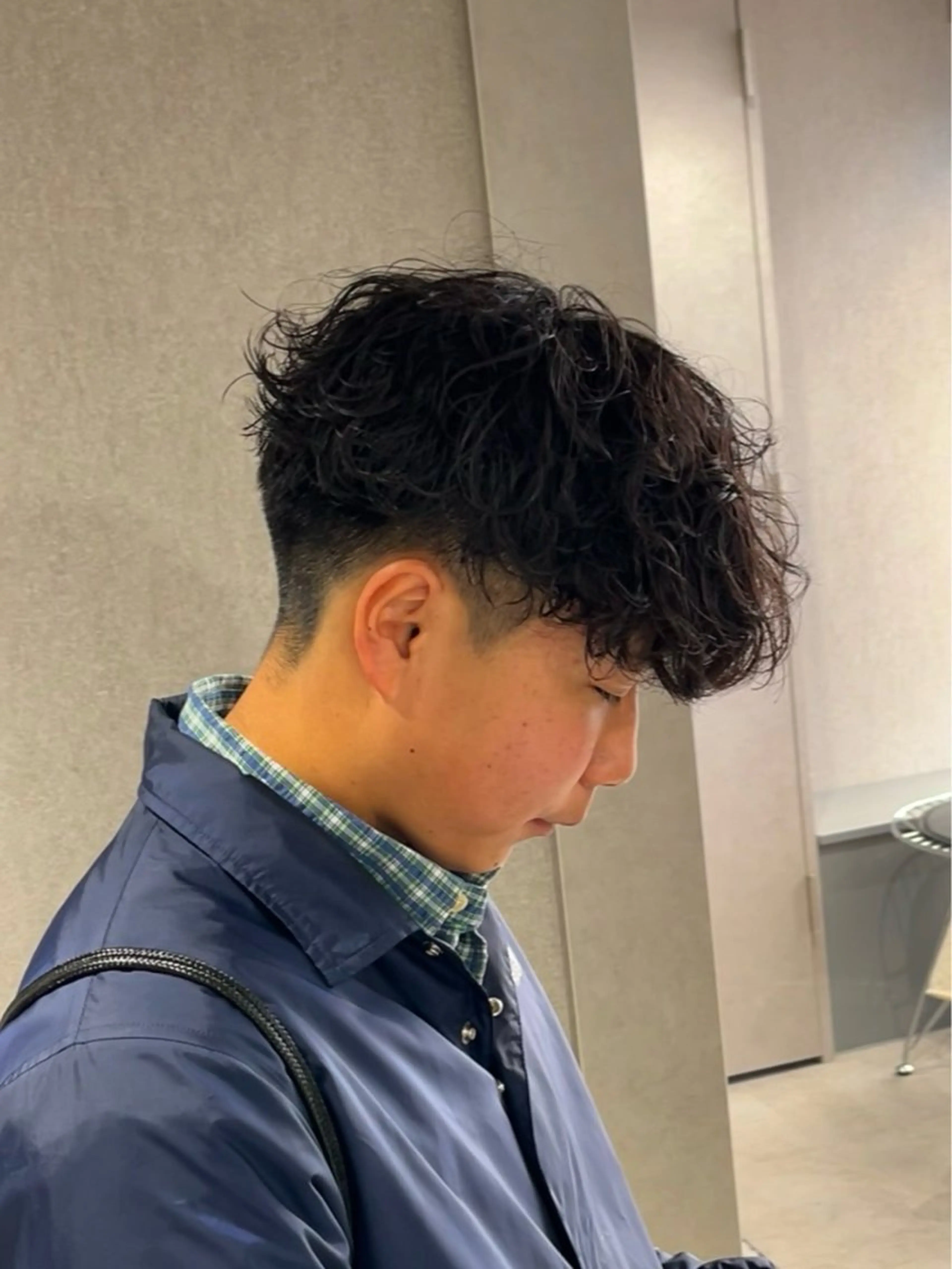 ショート カラー パーマ メンズ カット パーマ 【シャドウパーマ センターパート】義心のヘアスタイル