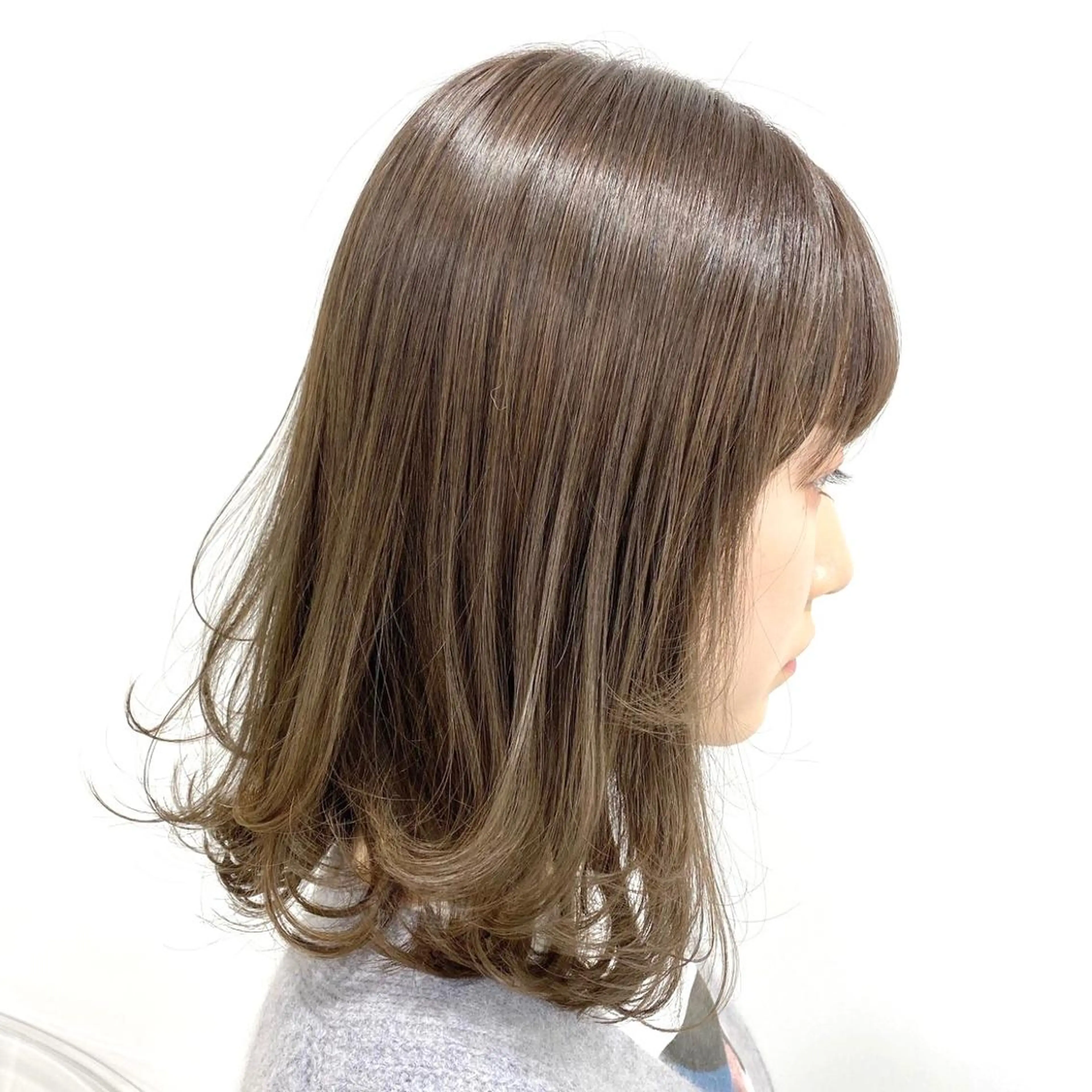 ミディアム カラー 🏷ベージュの天才 赤み消しの方🙋🏻のヘアスタイル