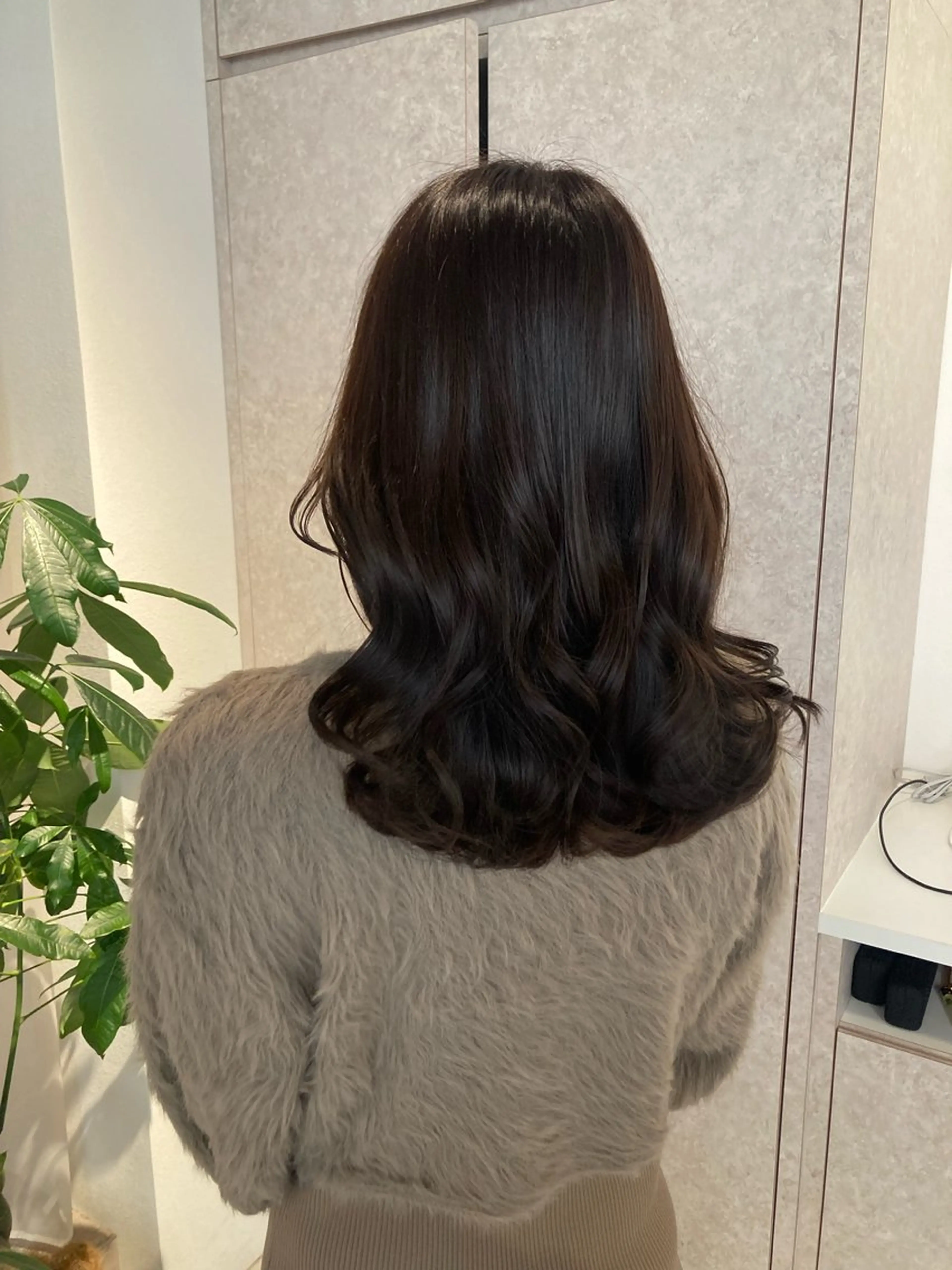 ミディアム ✨色持ちの良い艶 カラー✨蟹江真世のヘアスタイル