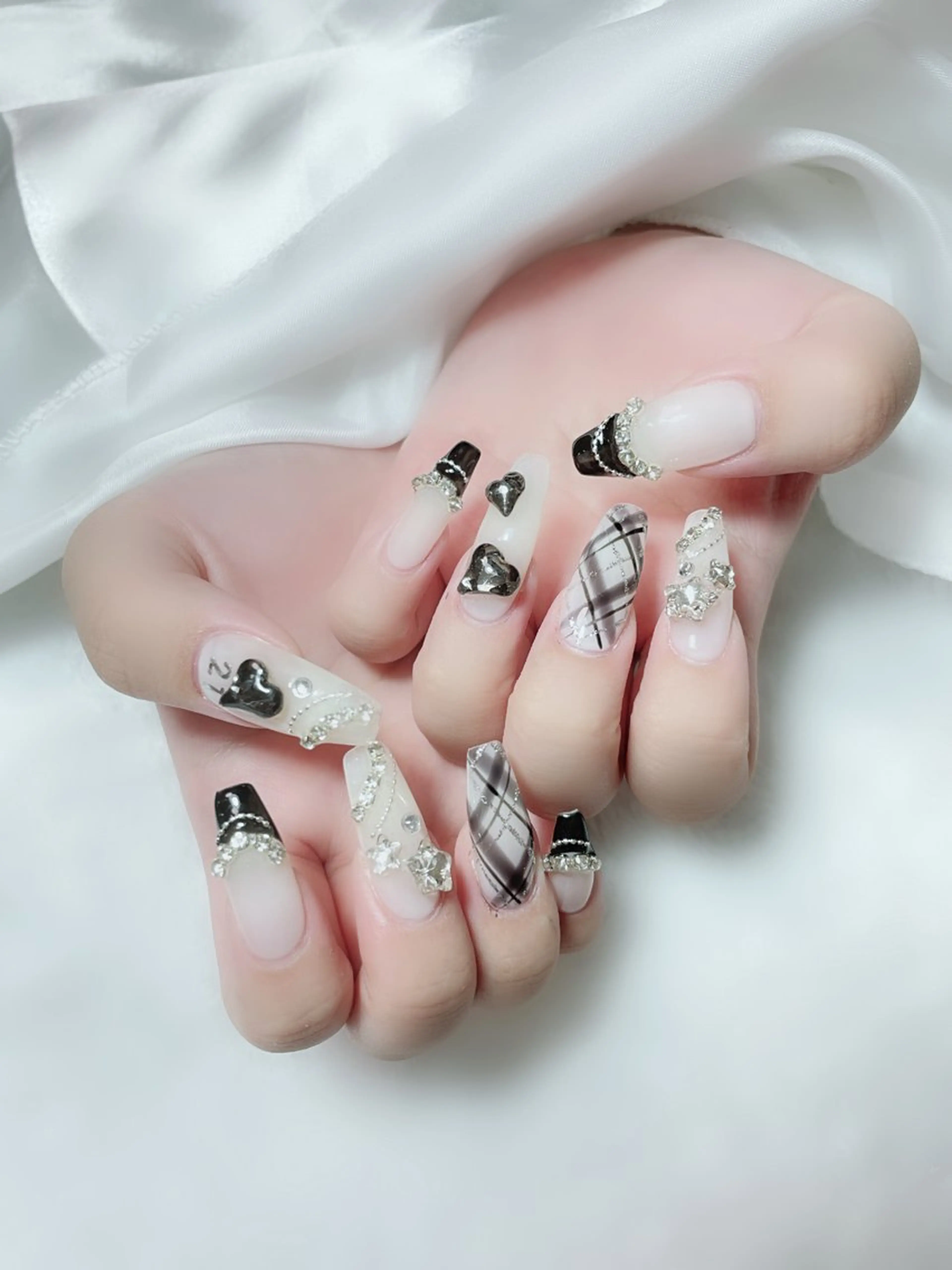 ネイル Amina nail salonのネイルデザイン