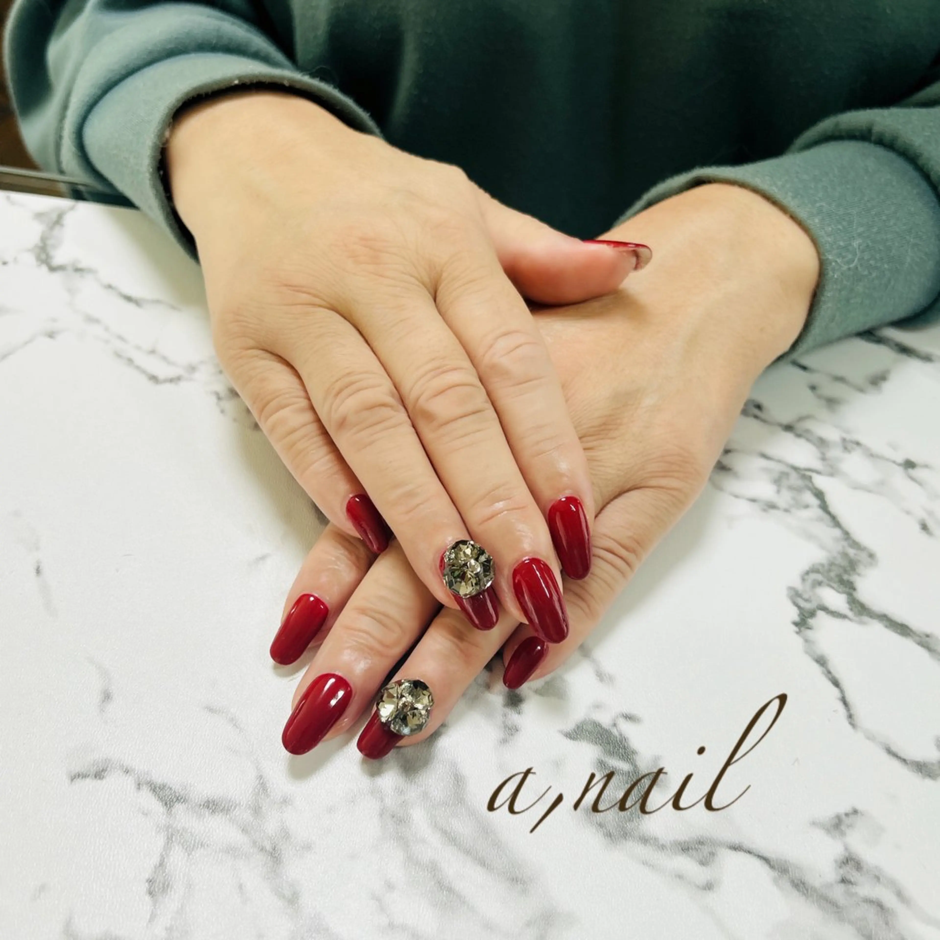 ネイル ボルドー フットネイル ジェルネイル グラデーション オフィスネイル ハンドネイル ネイルサロン エーネイルのネイルデザイン