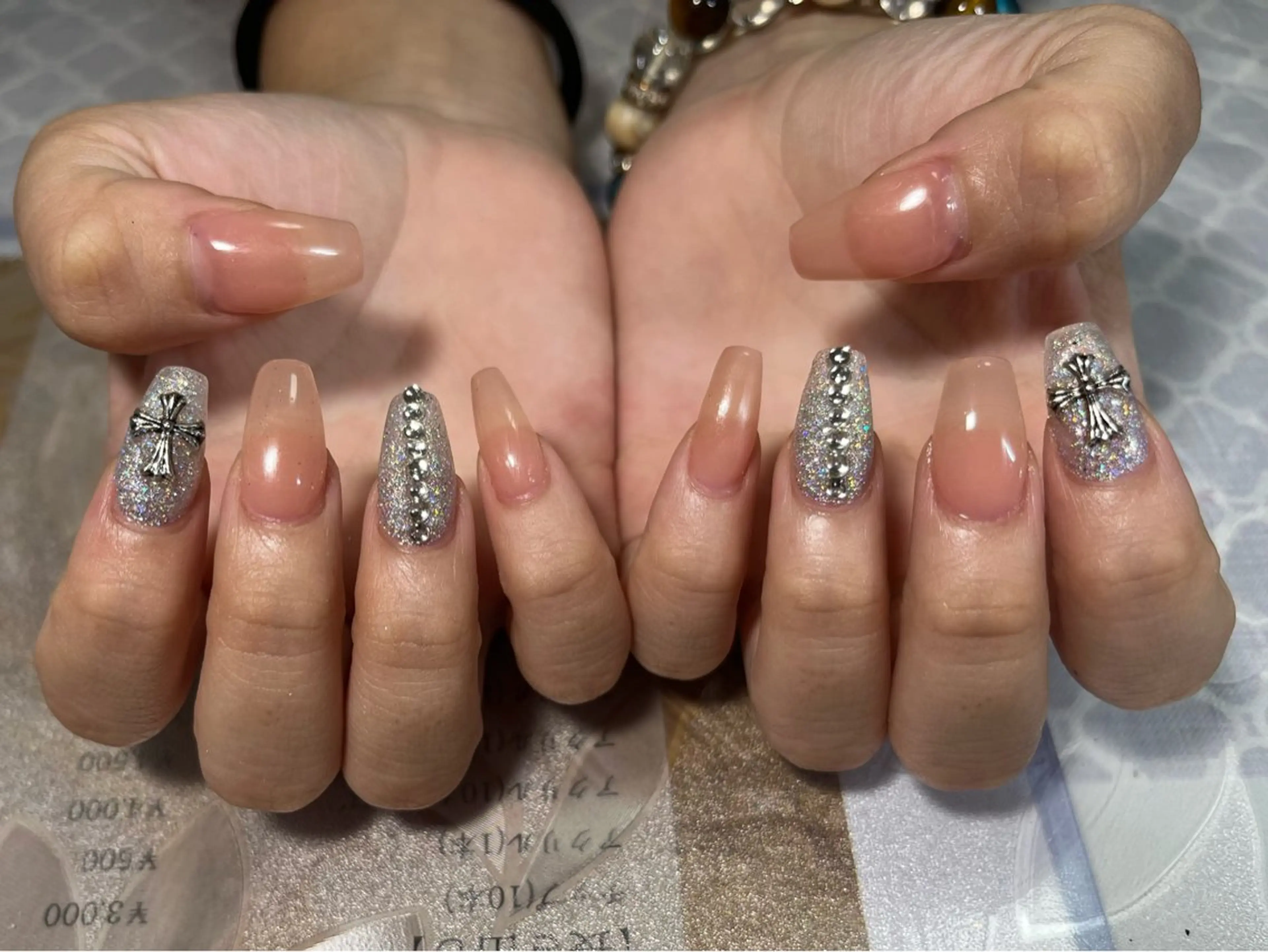 ネイル ハンドネイル フットネイル plaisir所属・島袋 plaisirのネイルデザイン