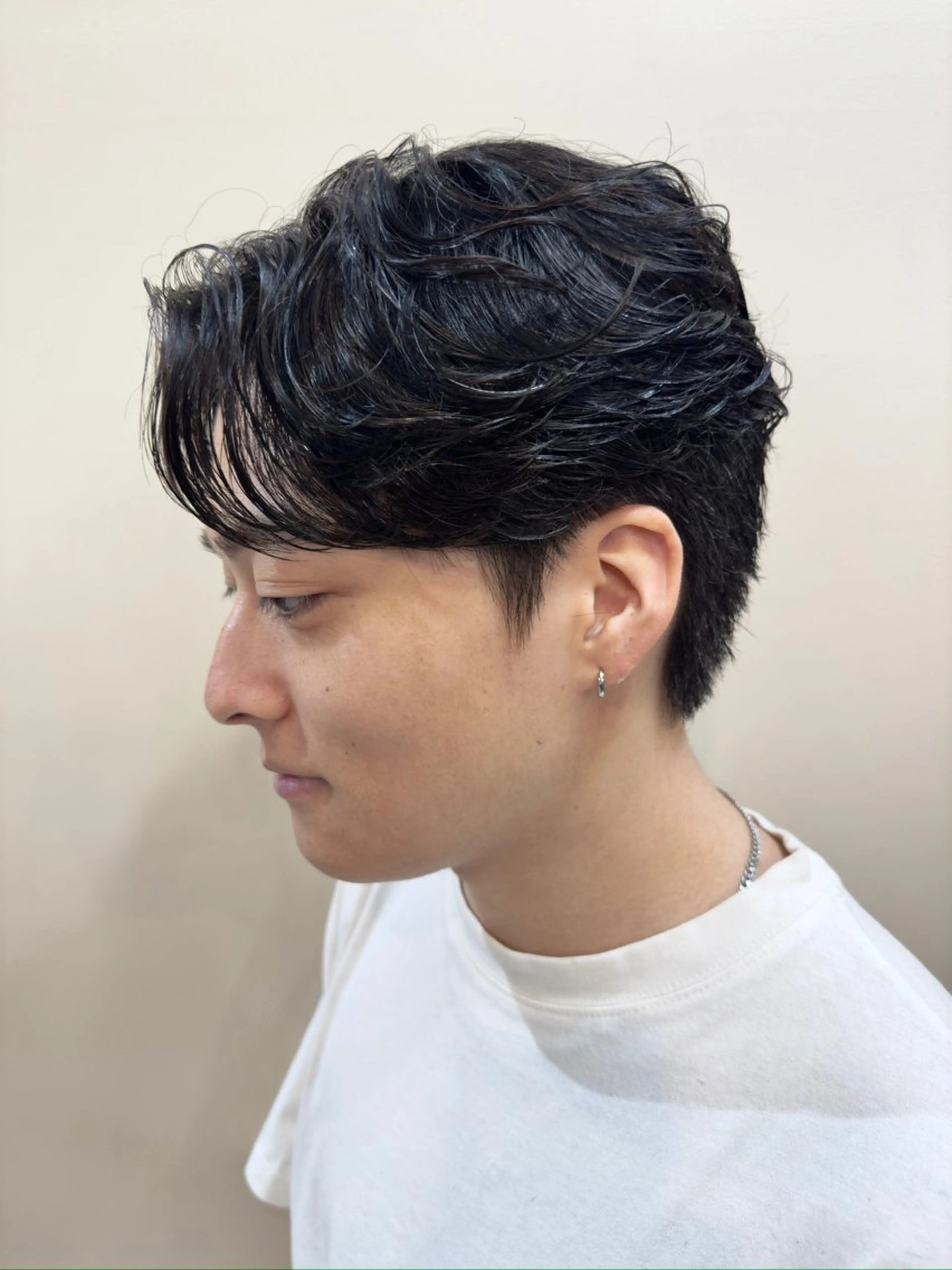 ショート パーマ メンズ カット パーマ メンズ職人/センター パート/富沢真斗のヘアスタイル