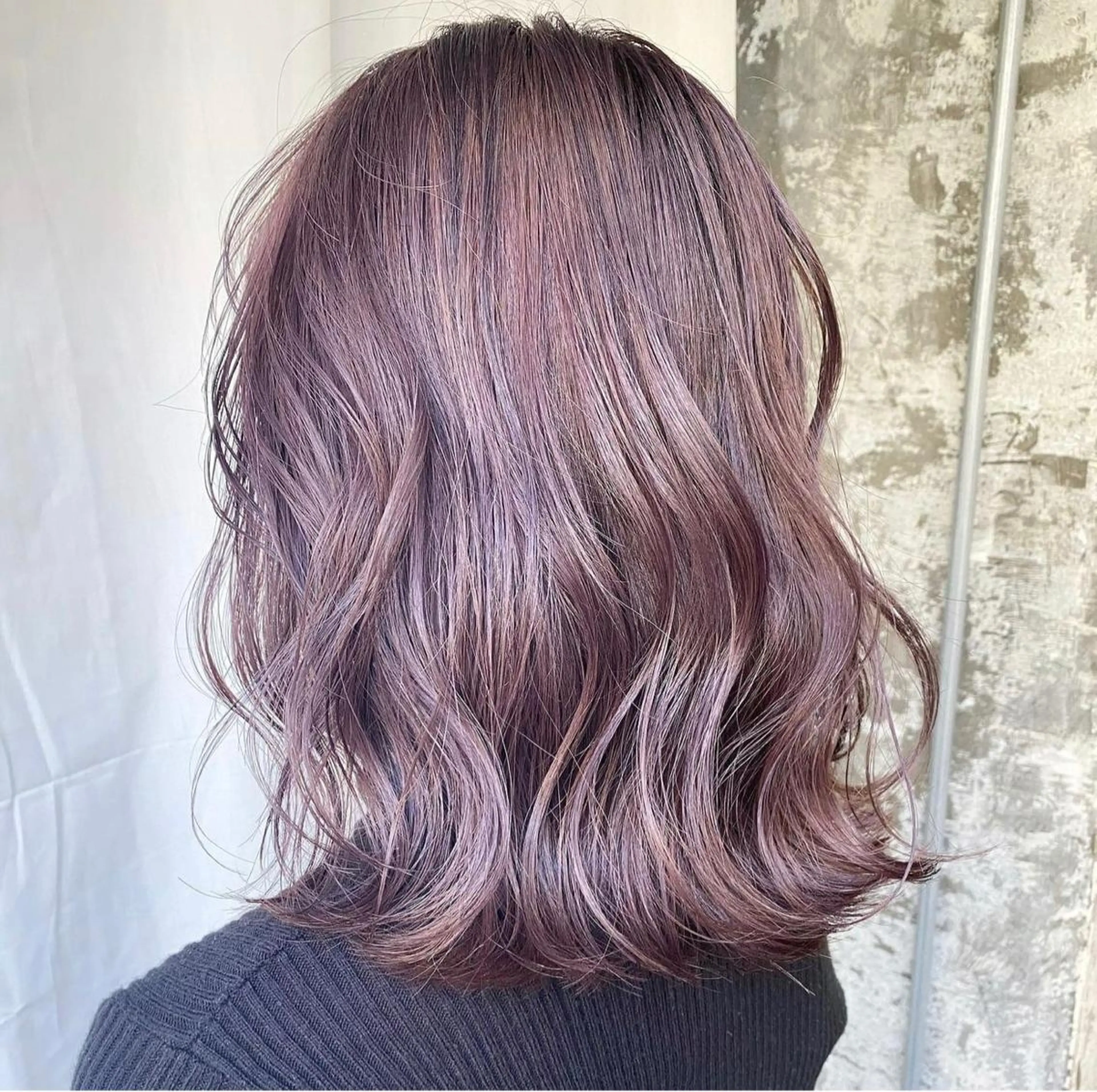 ミディアム カラー ツガミ リナのヘアスタイル