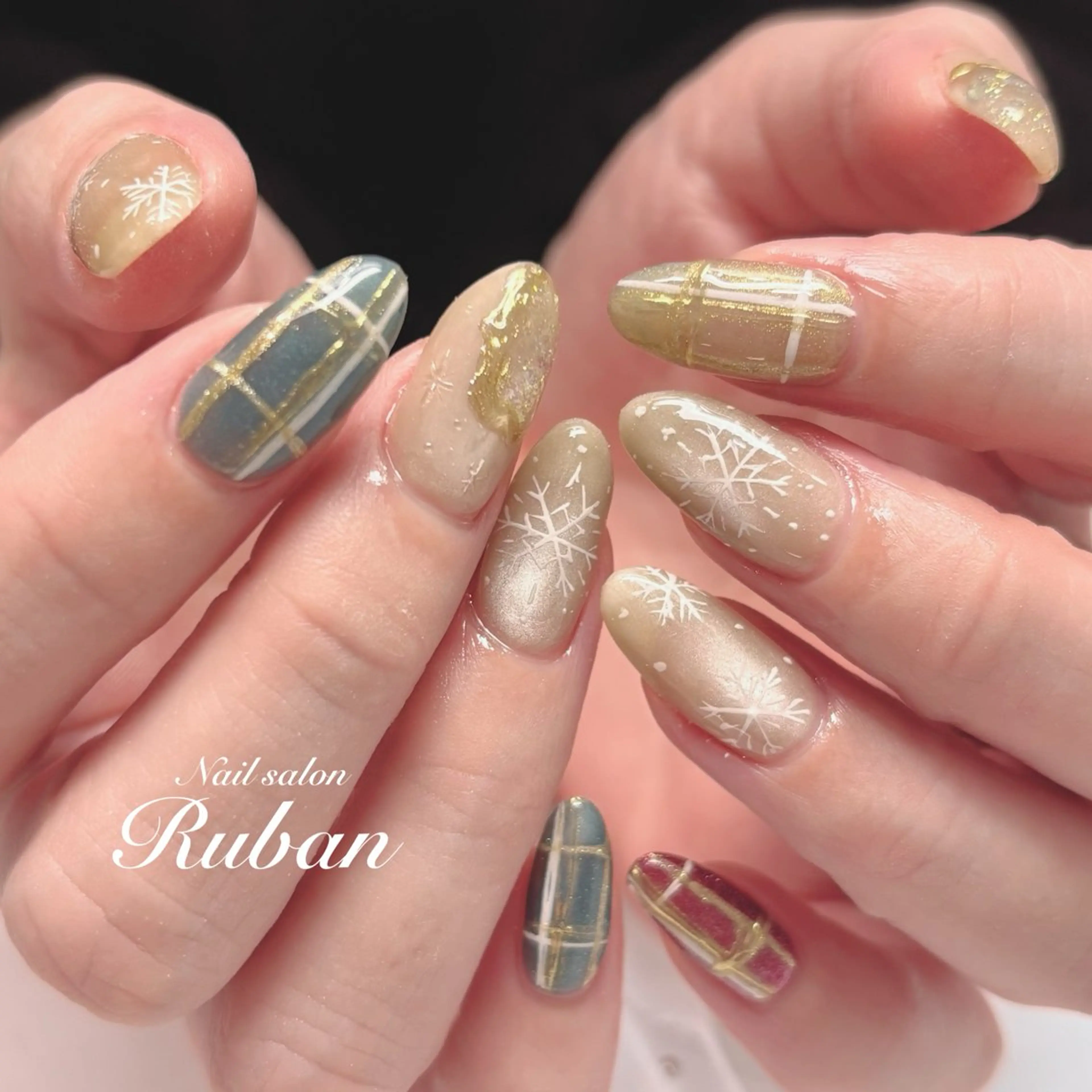 ネイル マグネットネイル 冬ネイル クリスマス Nail salon Ruban所属・Nail salon Rubanのネイルデザイン