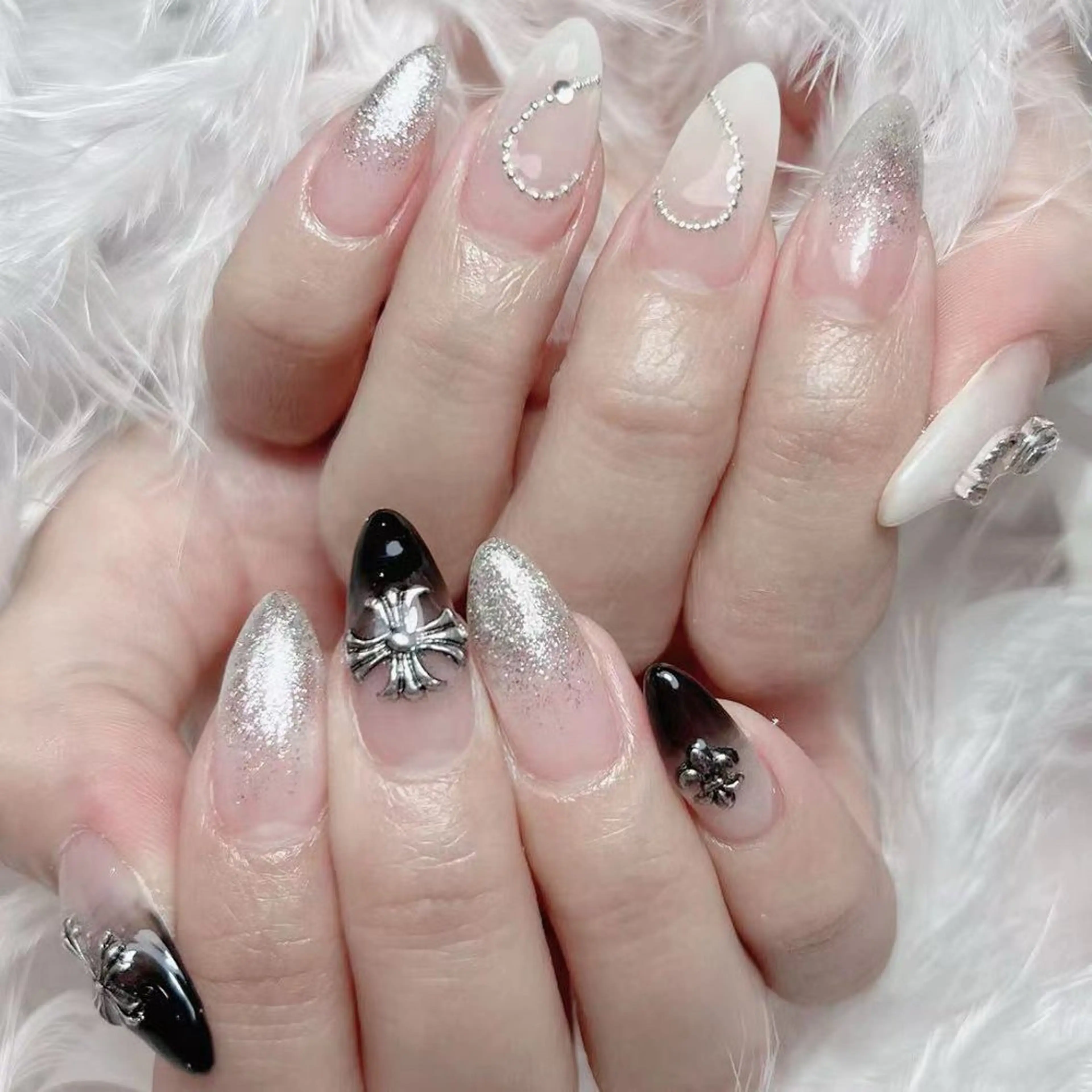 ネイル ハンドネイル DIAMOND 💅のネイルデザイン