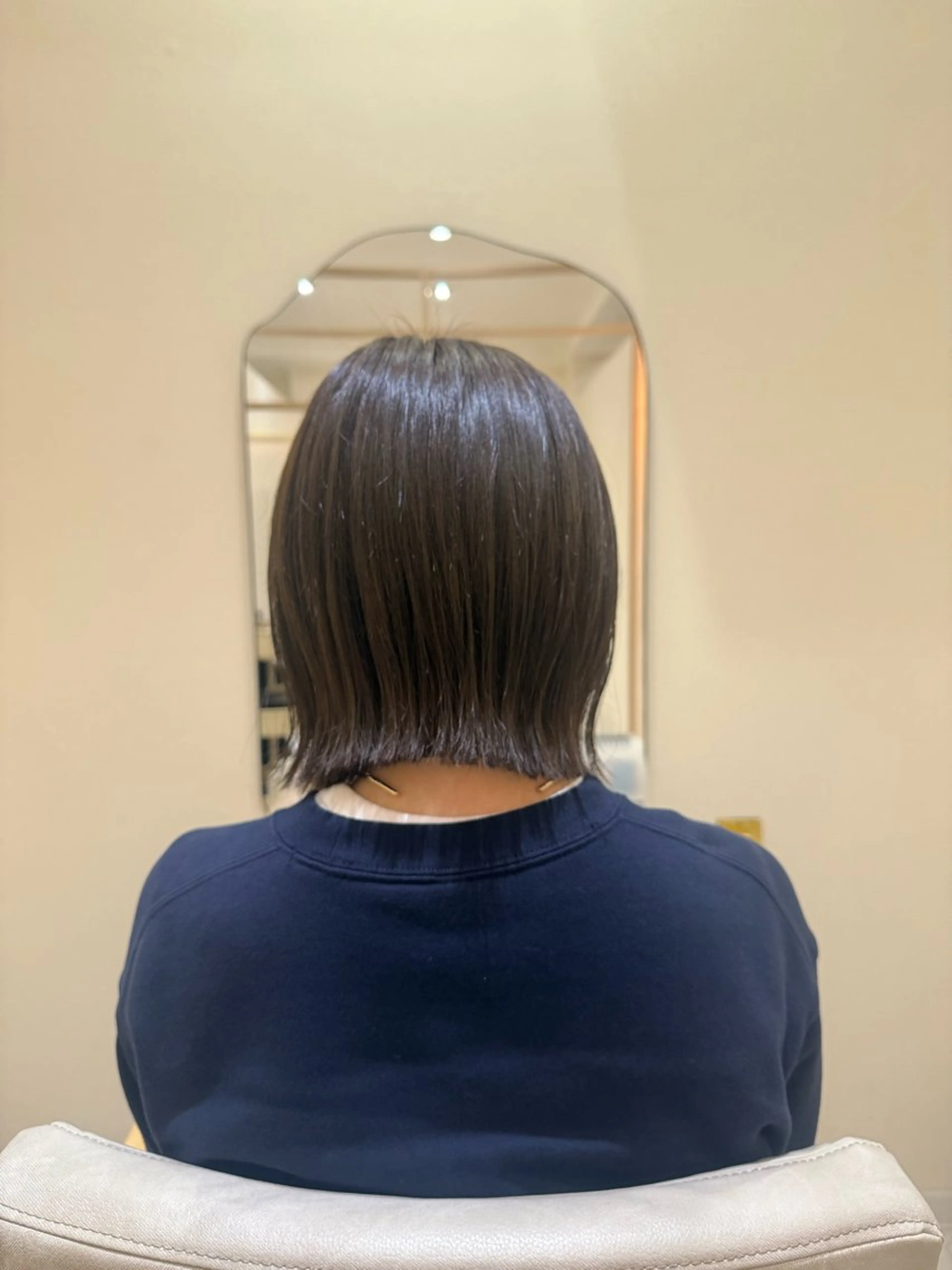 ミディアム カラー 切りっぱなしボブ ボブ くせ毛 外ハネヘア 縮毛矯正 カット ヘアカラー トリートメント 【ボブ/透明感カラー 】🎀上村美緒🎀のヘアスタイル