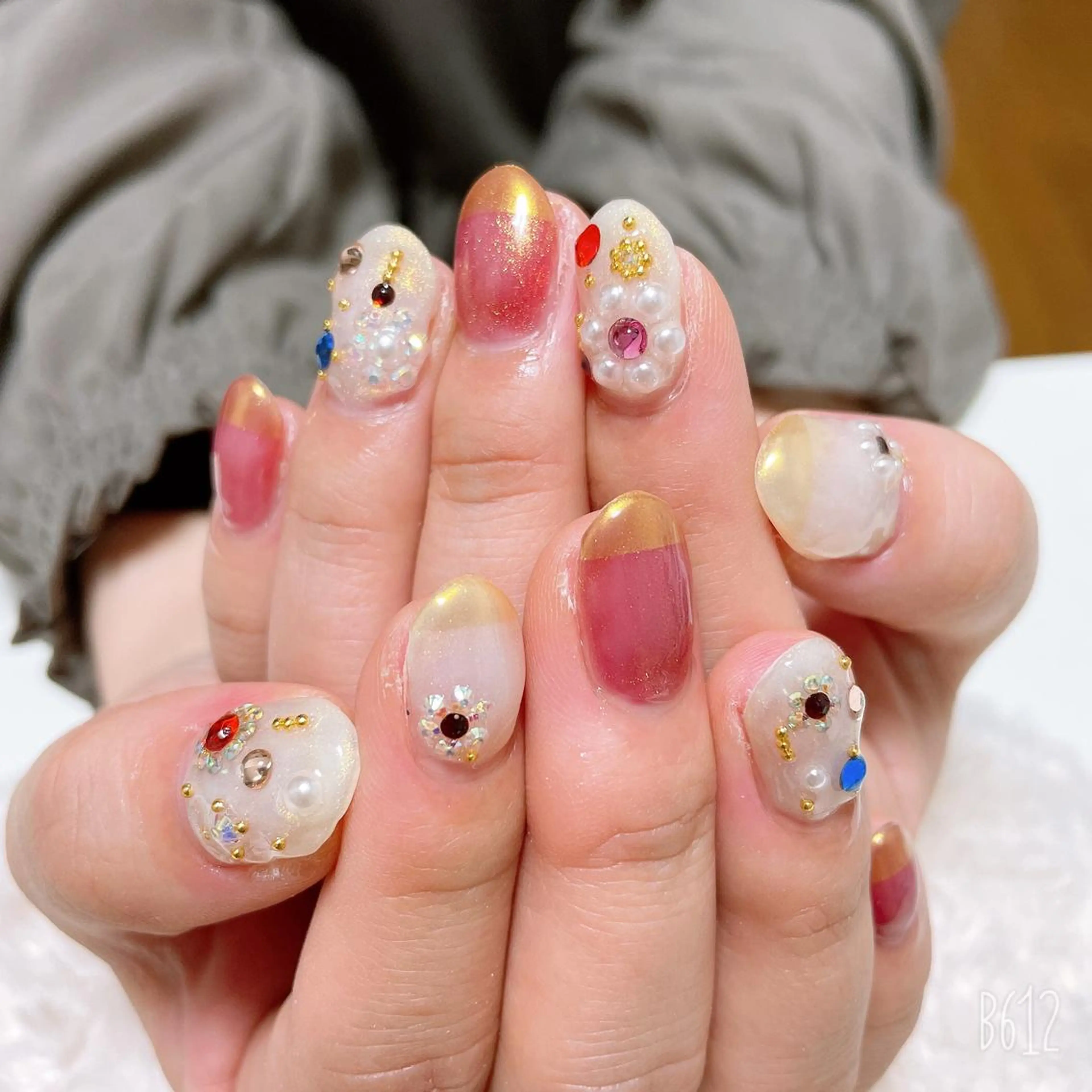 ネイル The Best Beauty受付担当のヘアスタイル