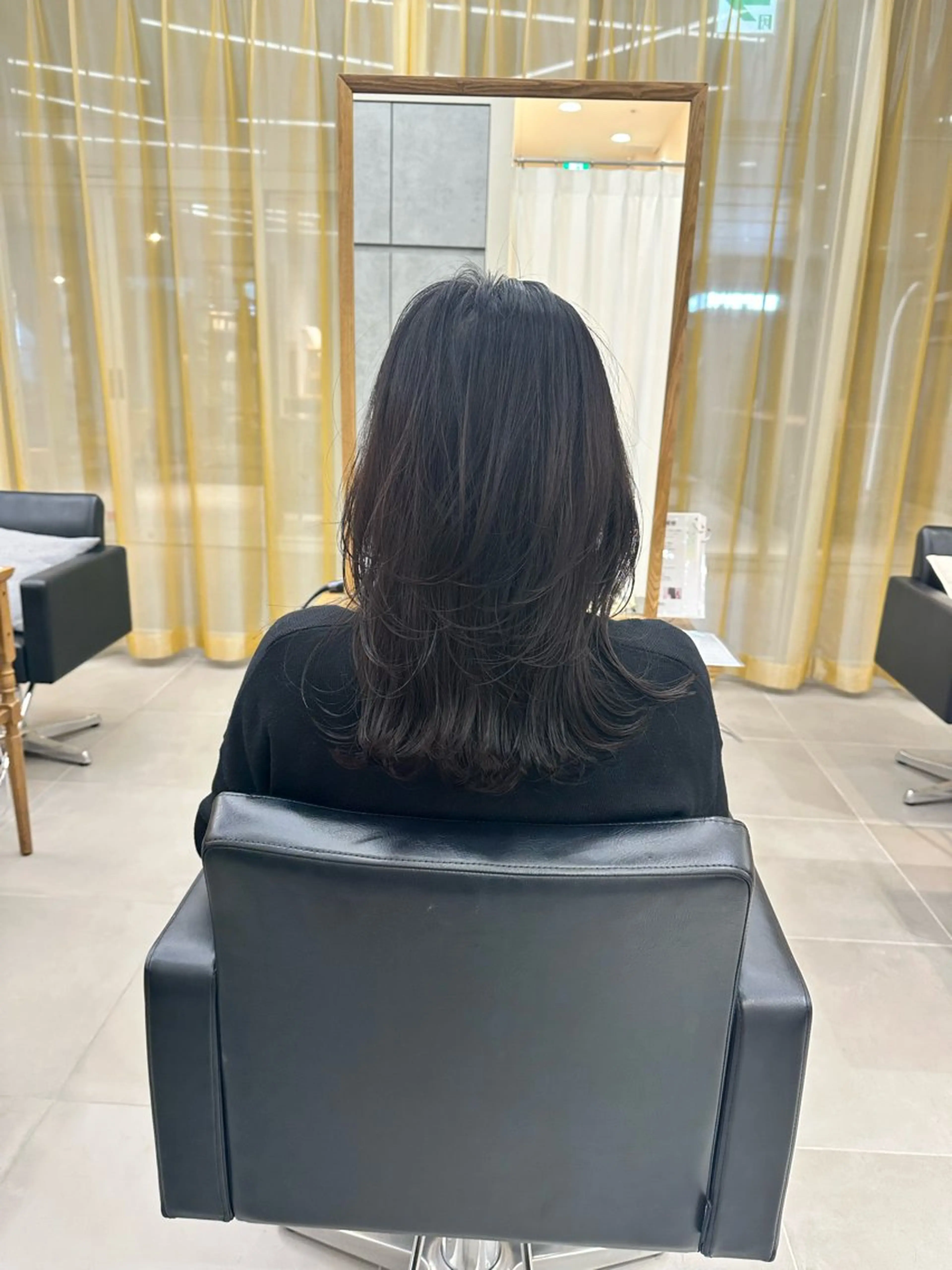 セミロング 宮原 智美のヘアスタイル