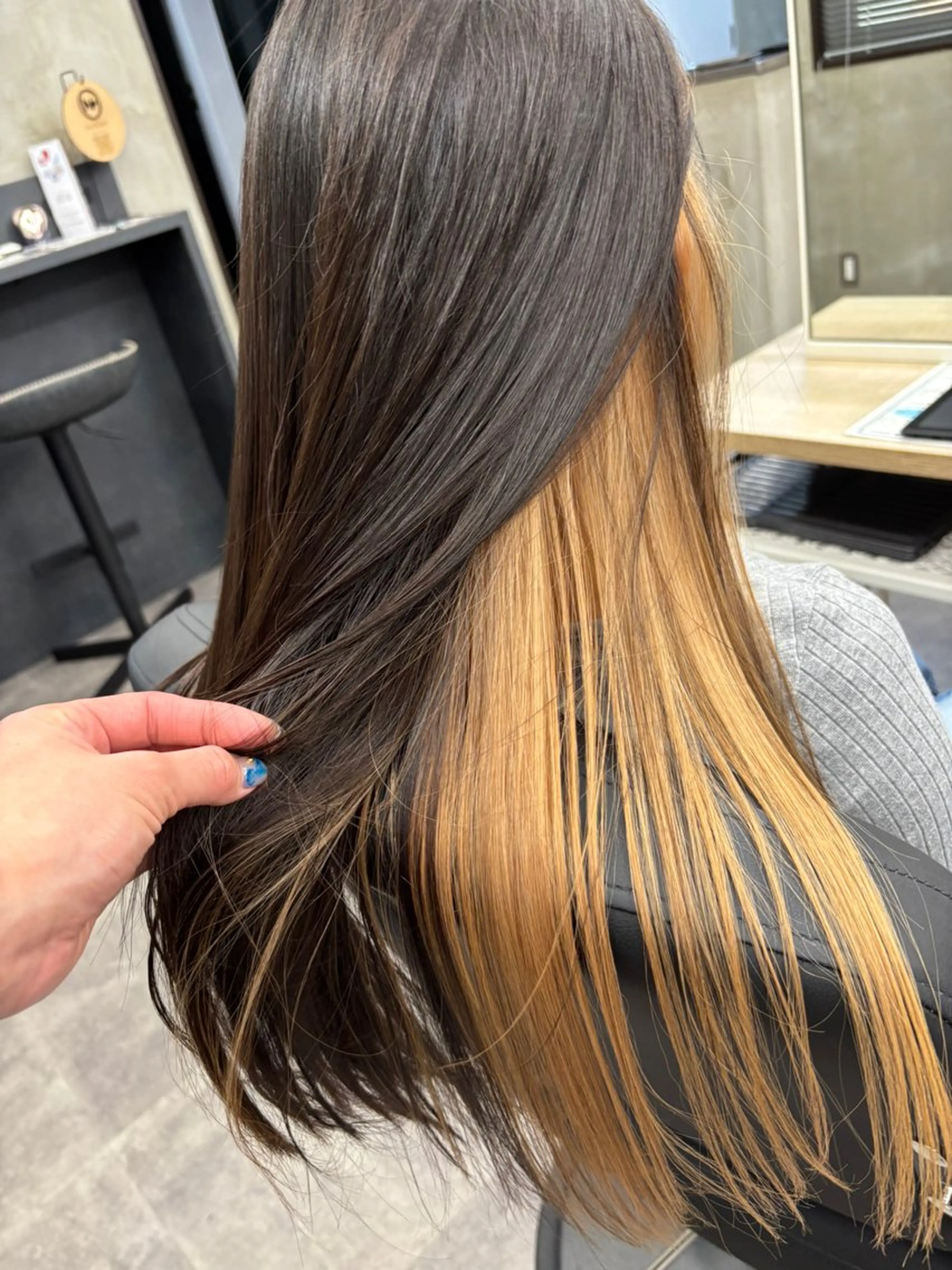 ロング カラー キッズ ブラウンカラー インナーカラー カット ヘアカラー トリートメント 大谷 杏菜のヘアスタイル