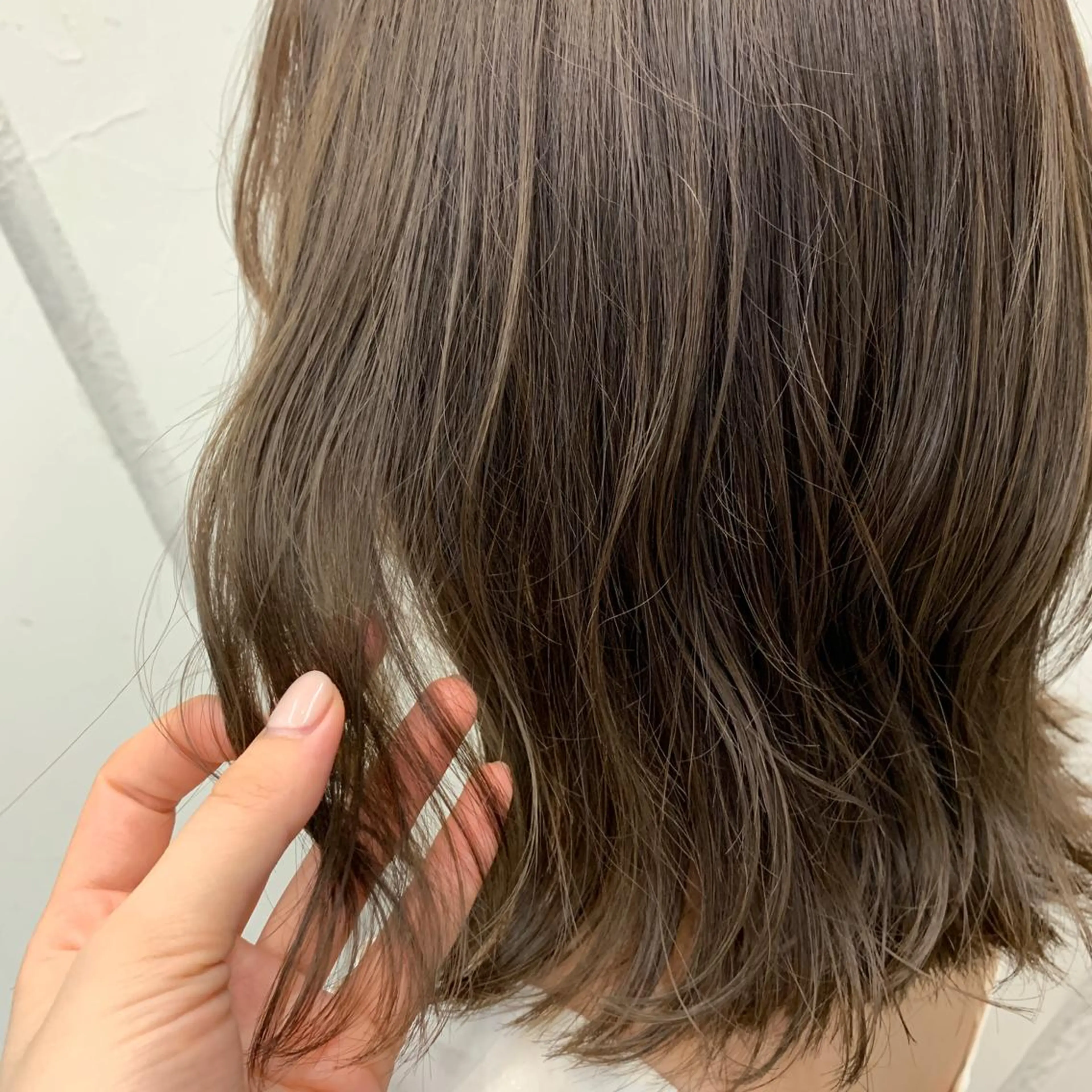 ミディアム カラー アッシュ ベージュカラー MUKU所属・fuka モデル募集のヘアスタイル