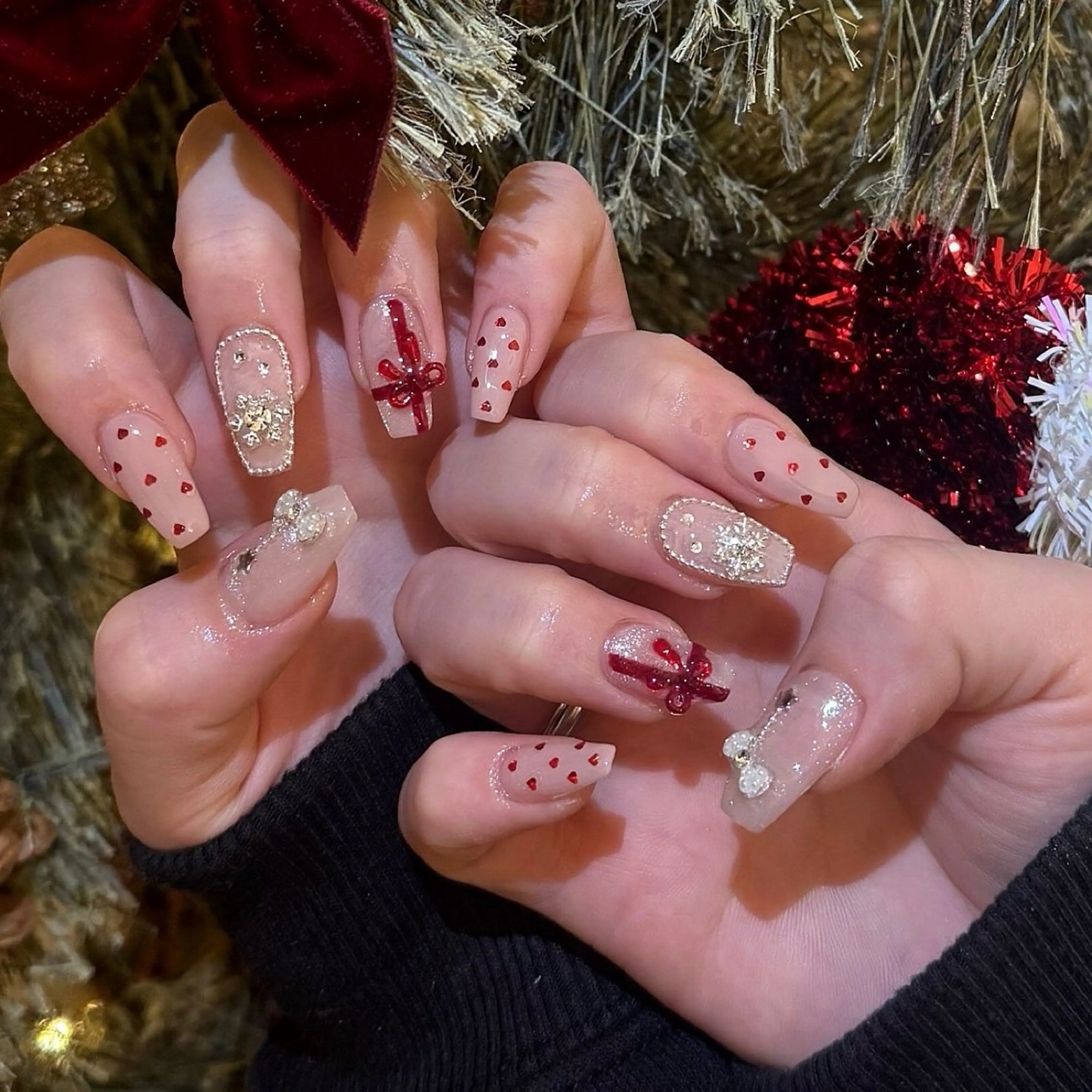 ネイル ハンドネイル シュシュ 🎀 girly nailのネイルデザイン