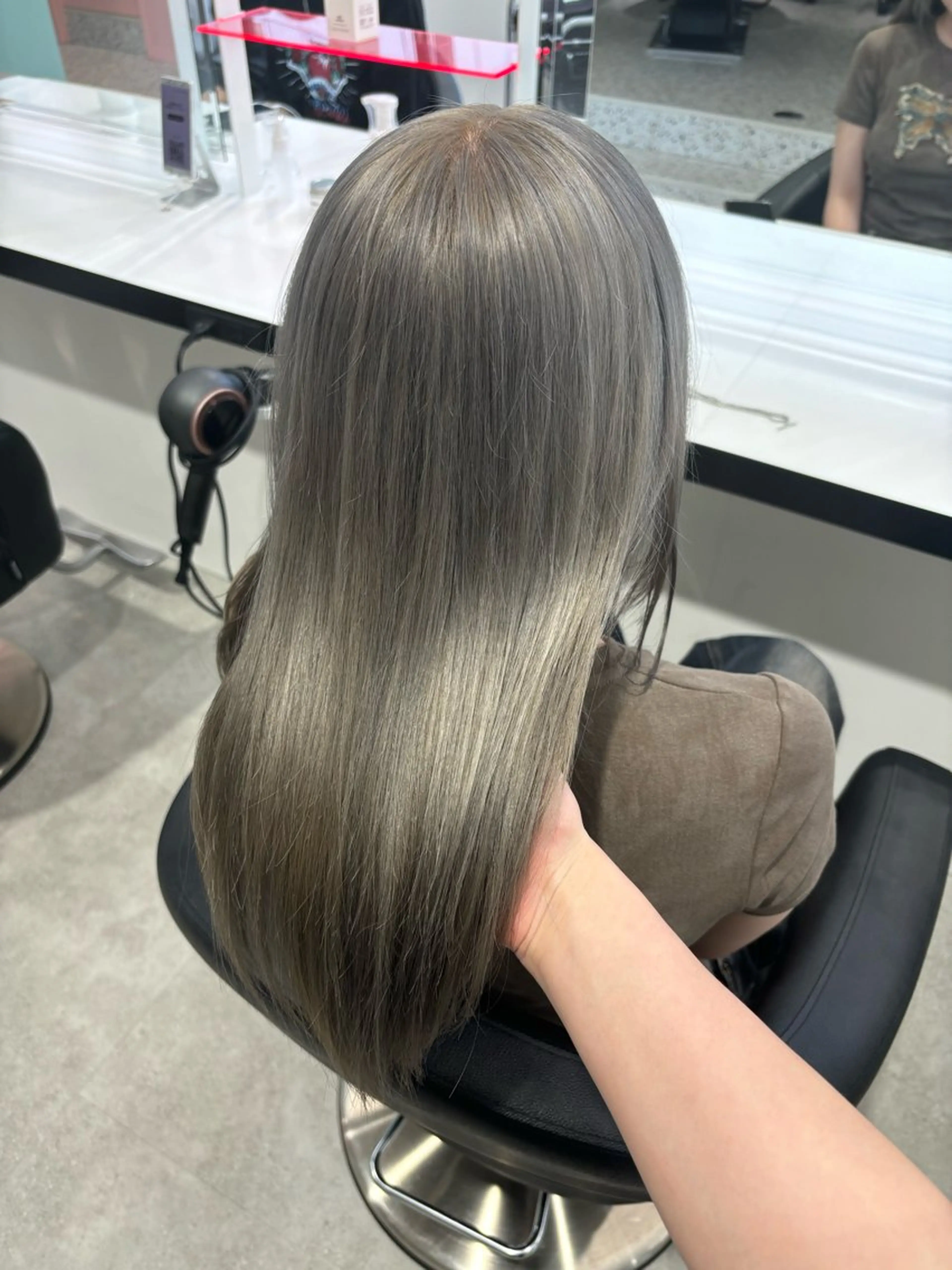 セミロング Wカラー/暖色/べ ージュりく©︎🐝のヘアスタイル