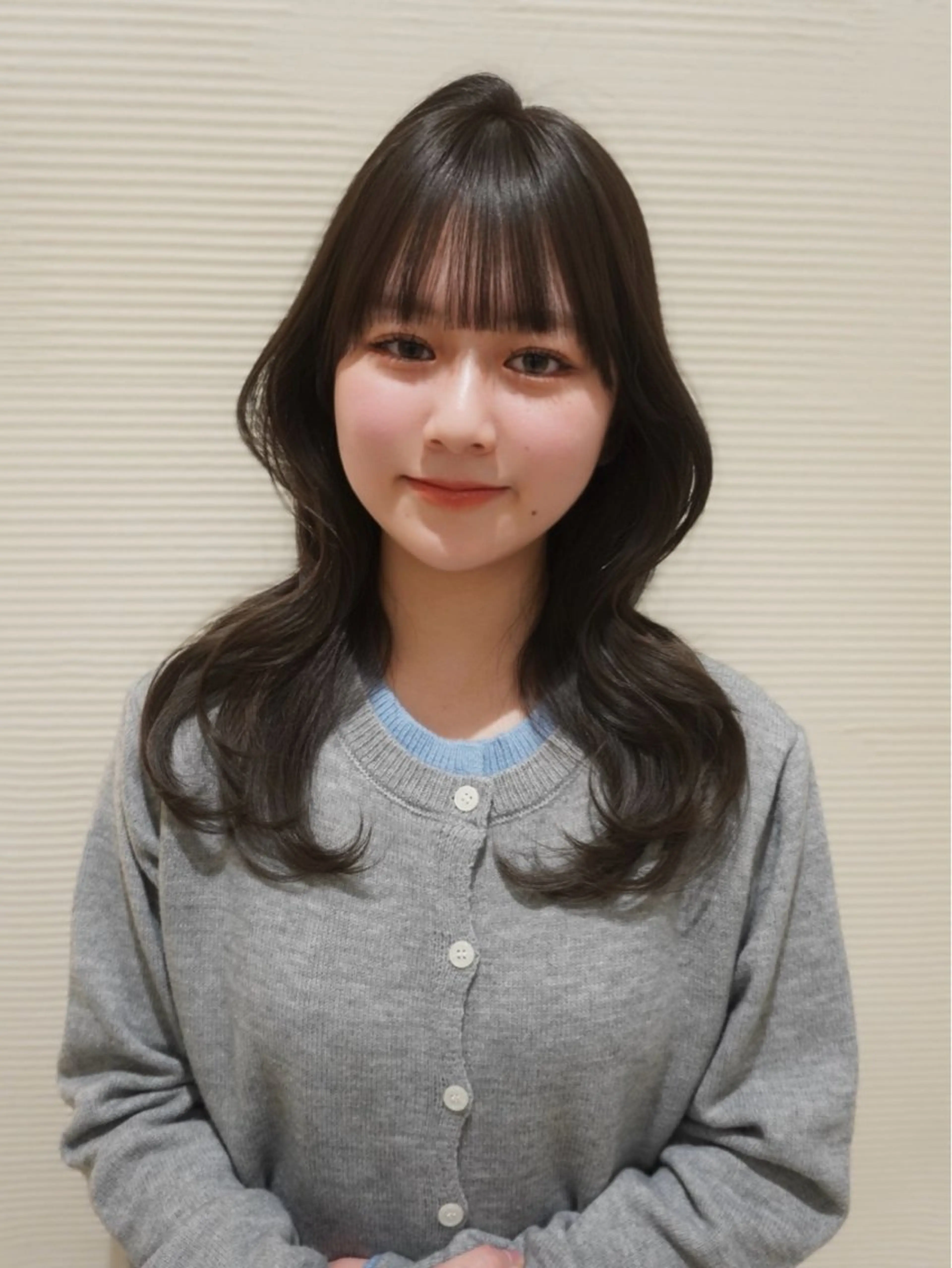 セミロング 透明感カラー/レイヤ ー/縮毛/暗髪/銀座のヘアスタイル