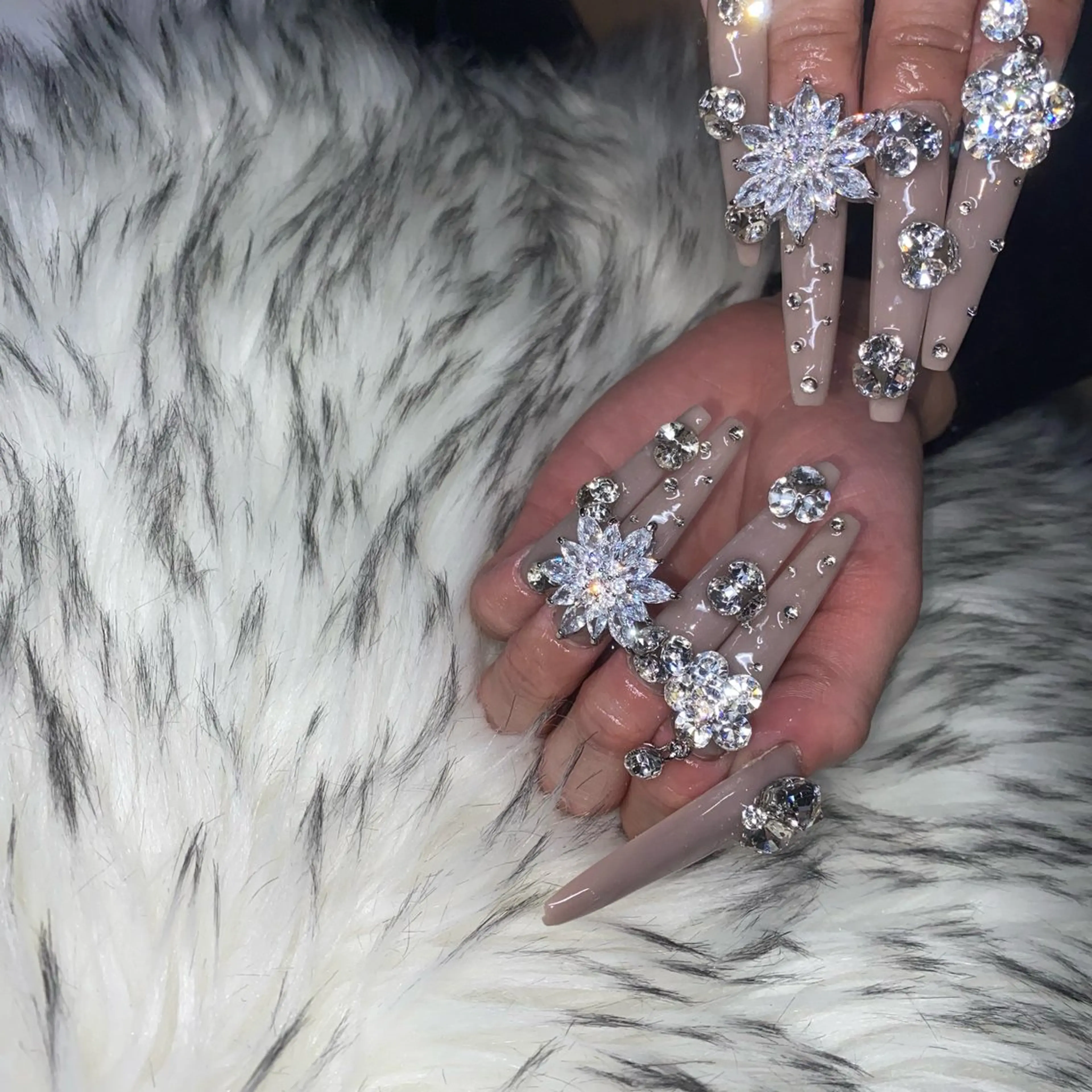 ネイル ハンドネイル la vie  Luire所属・la vie Luire ｱｽｶのネイルデザイン