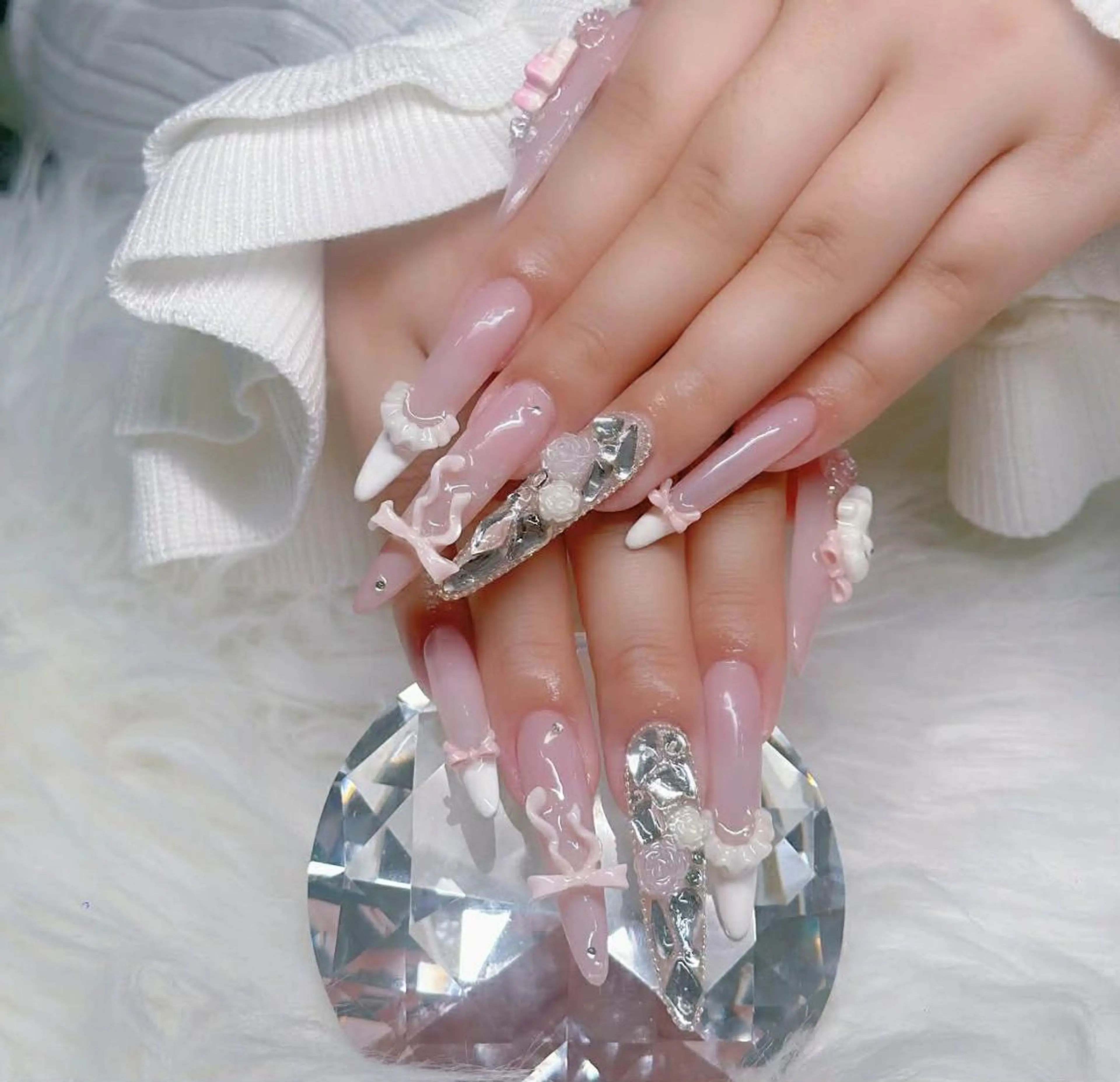 ロング 韓国風ヘア ハンドネイル Bling Salonのネイルデザイン