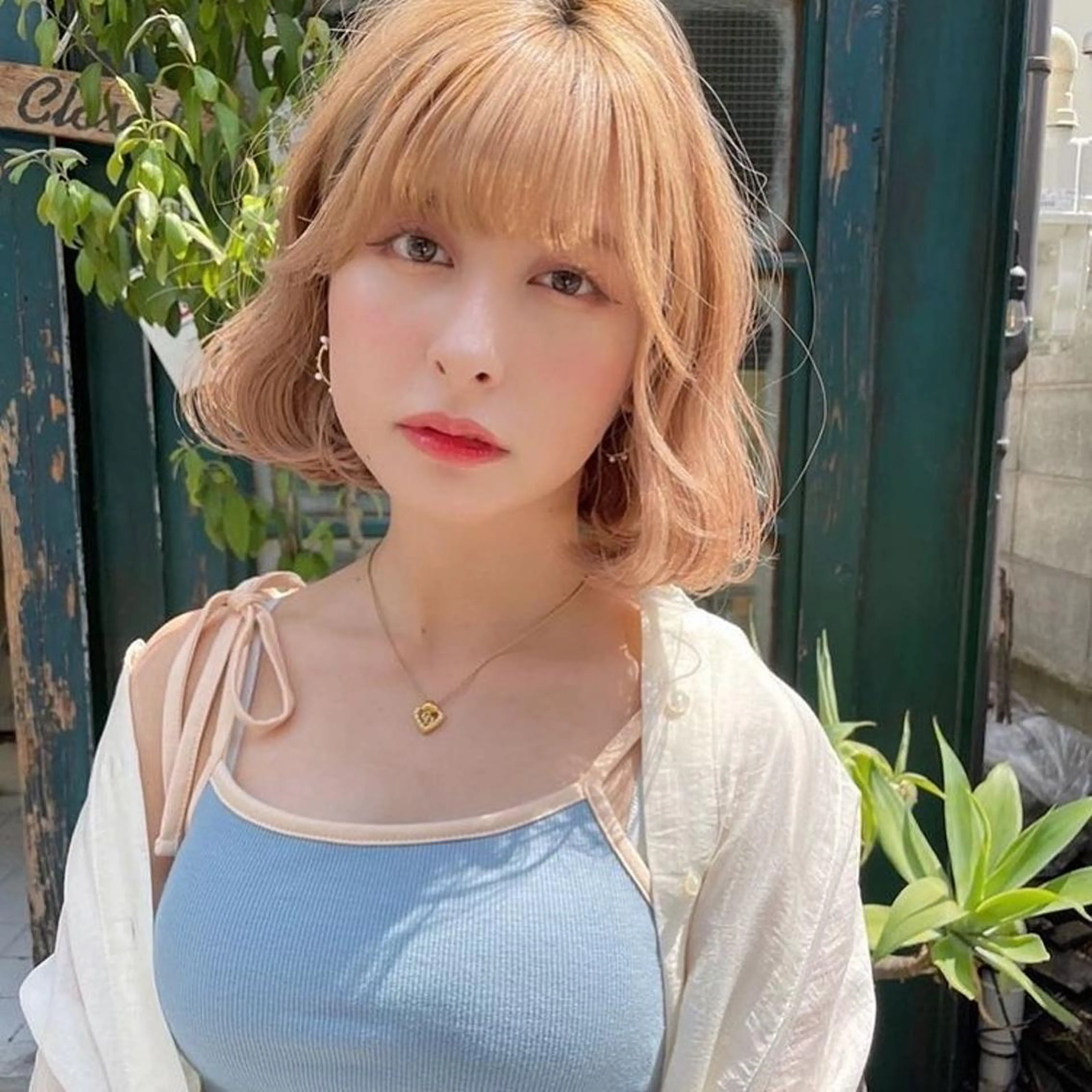 ミディアム カラー ヘアアレンジ ベージュカラー ブリーチ 透明感カラー グラデーションカラー ハイライトカラー 韓国/髪質改善💘 櫻井かれんのヘアスタイル