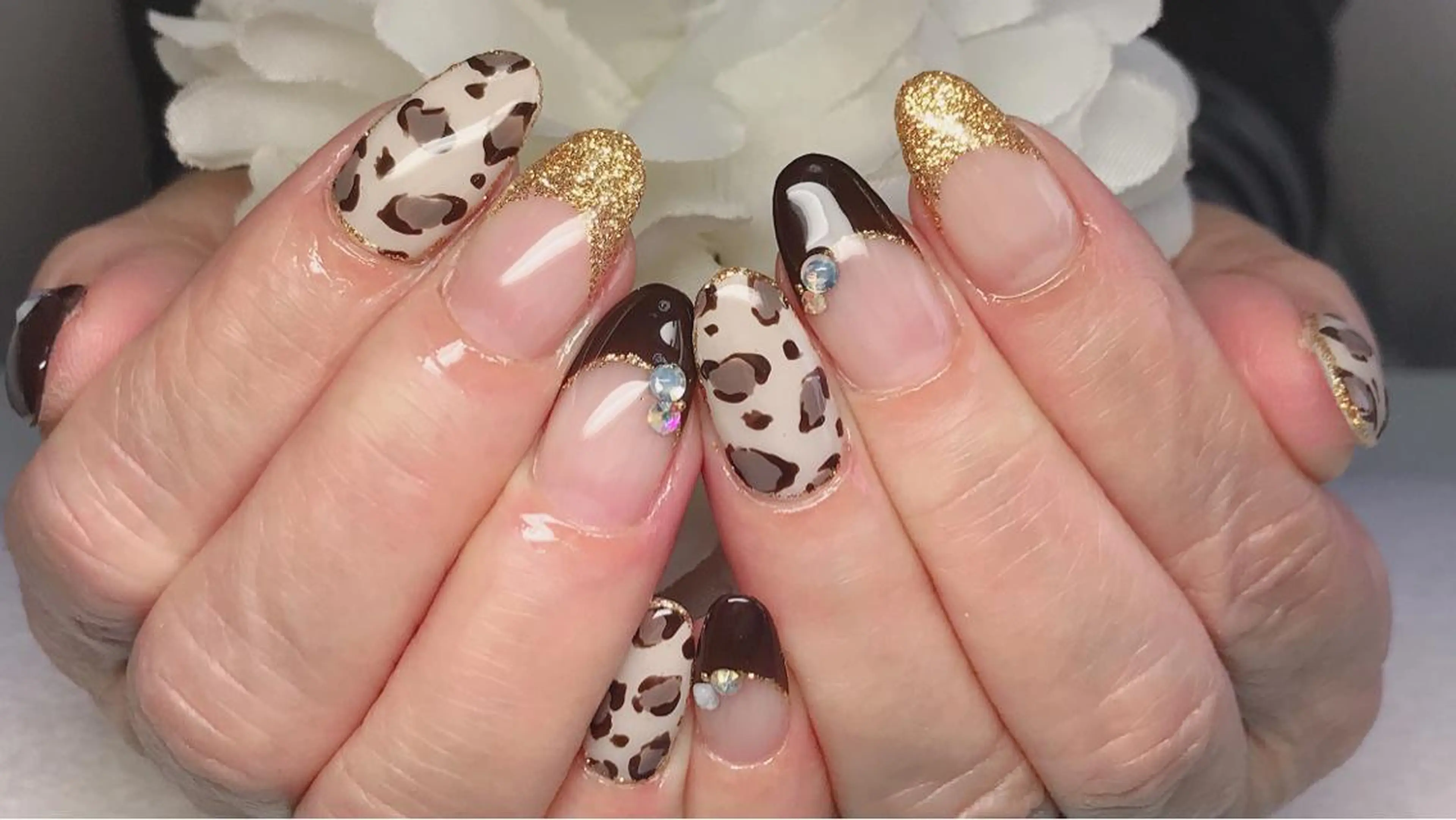 ネイル アニマル柄 アートネイル フレンチネイル グラデーション キラキラネイル Ｎail Ｓalon ertiのネイルデザイン