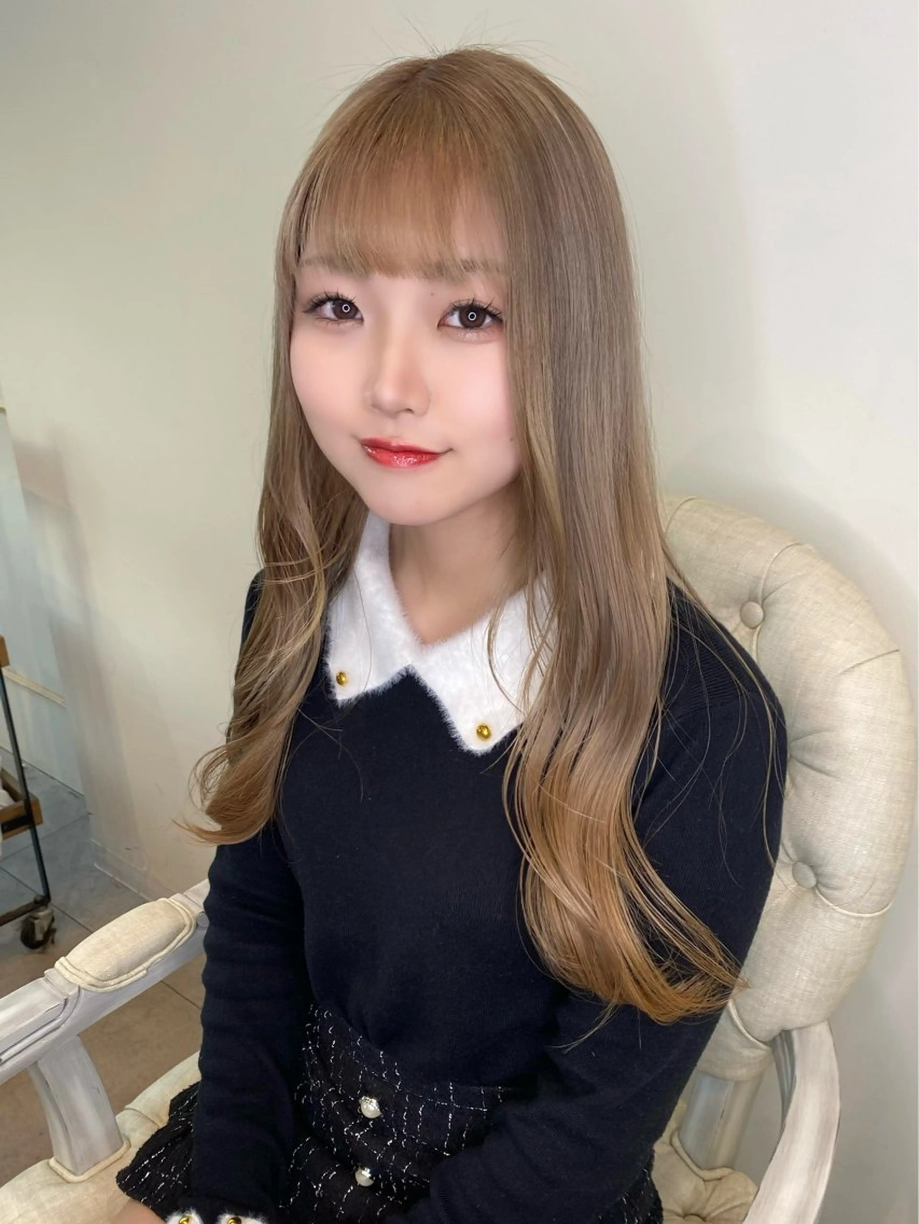 カラー ベージュカラー ブリーチ ケアブリーチ ダブルカラー ハイトーンカラー 肌に馴染むハイトーン /ミルクティーカラーのヘアスタイル