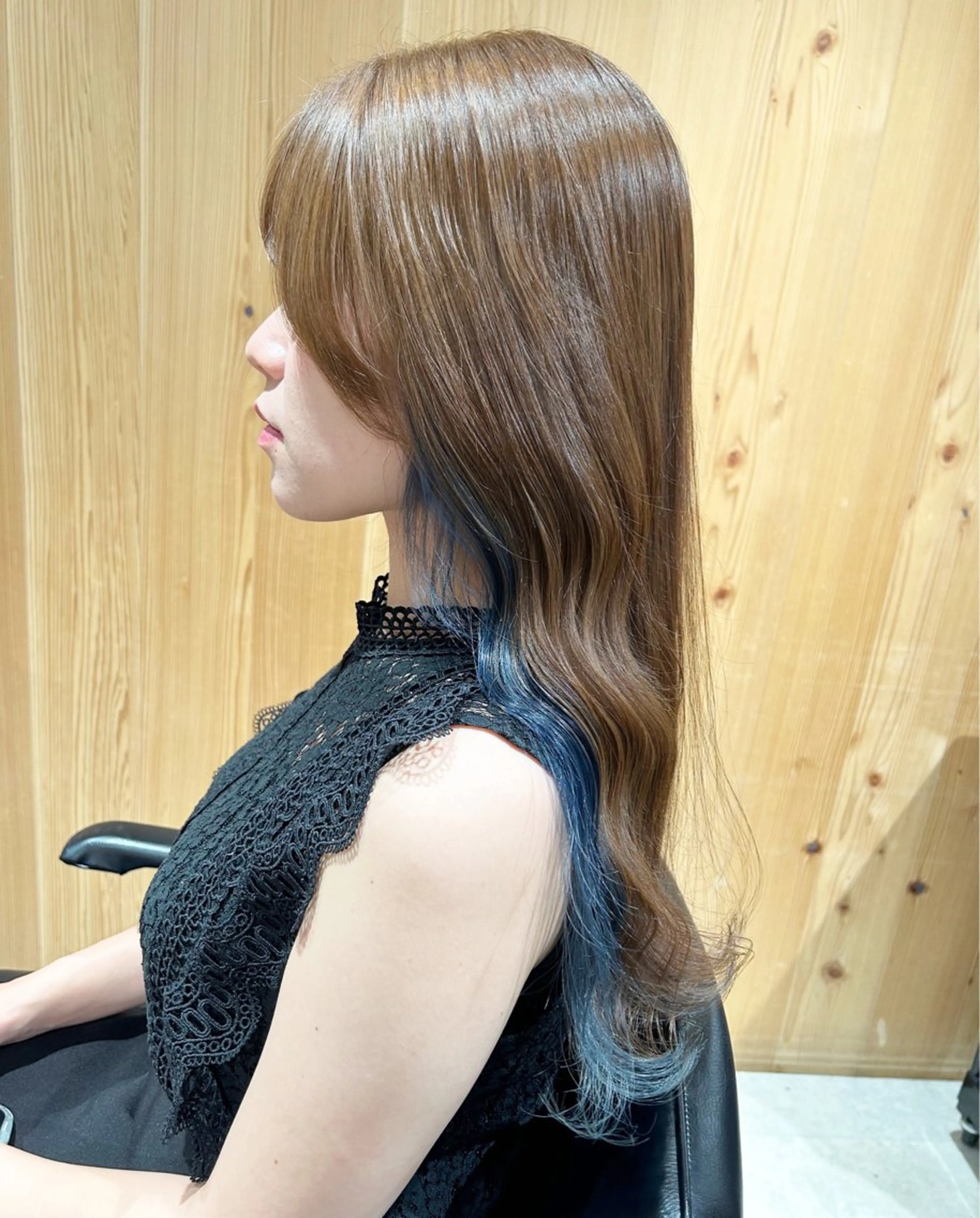 セミロング カラー ベージュカラー ブルーカラー イヤリングカラー ミルクティーベージュ カット ヘアカラー GO TODAY  SHAIRE  SALON   渋谷モディ所属・スキバサミを使わない カット🌼唯🌼のヘアスタイル