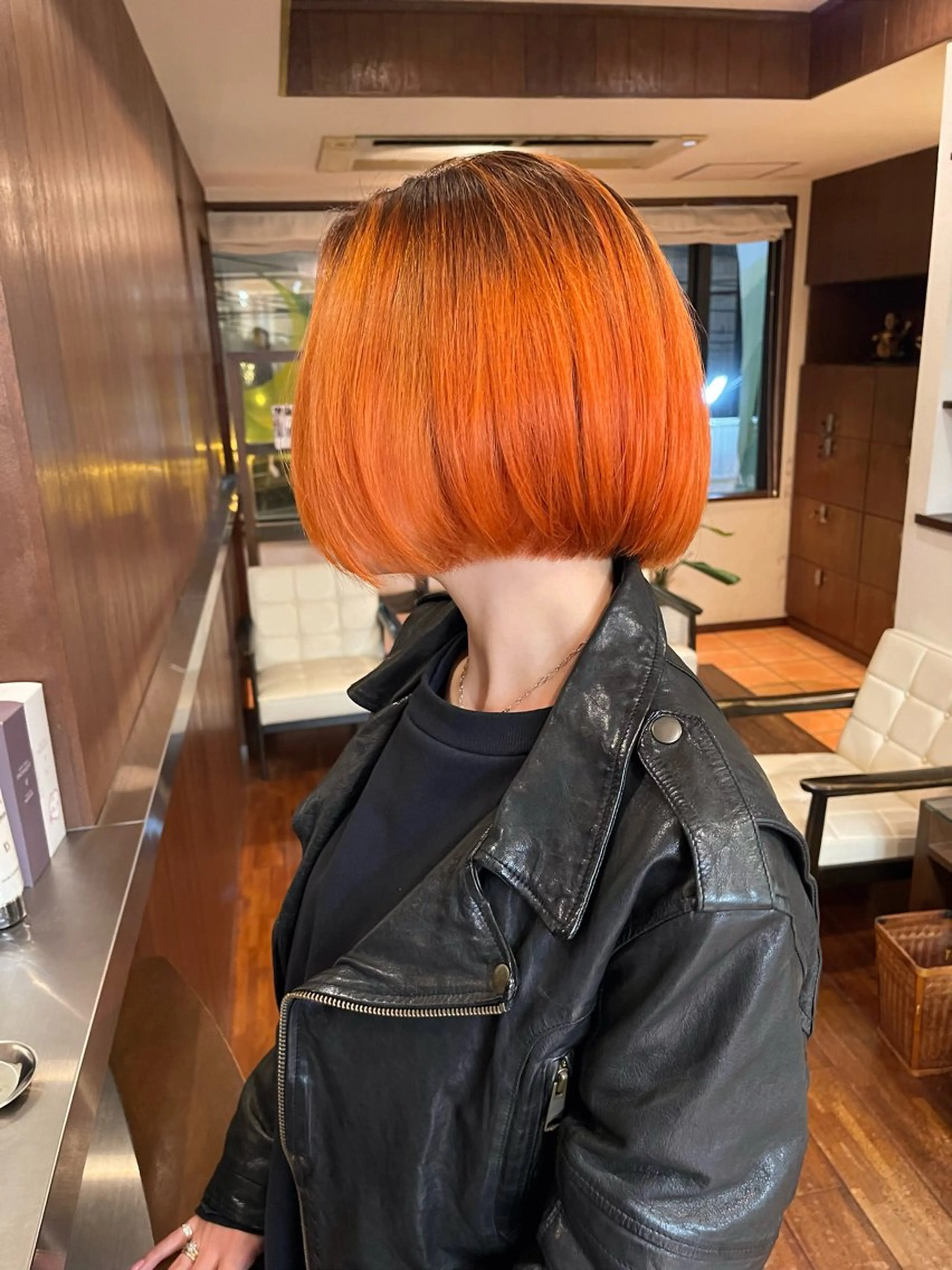 ショート カラー バレイヤージュ ブリーチ オレンジ ボブ レイヤーカット カット ヘアカラー トリートメント 髪質改善ｶﾗｰ ｹｱﾌﾞﾘｰﾁ/ﾀﾑのヘアスタイル