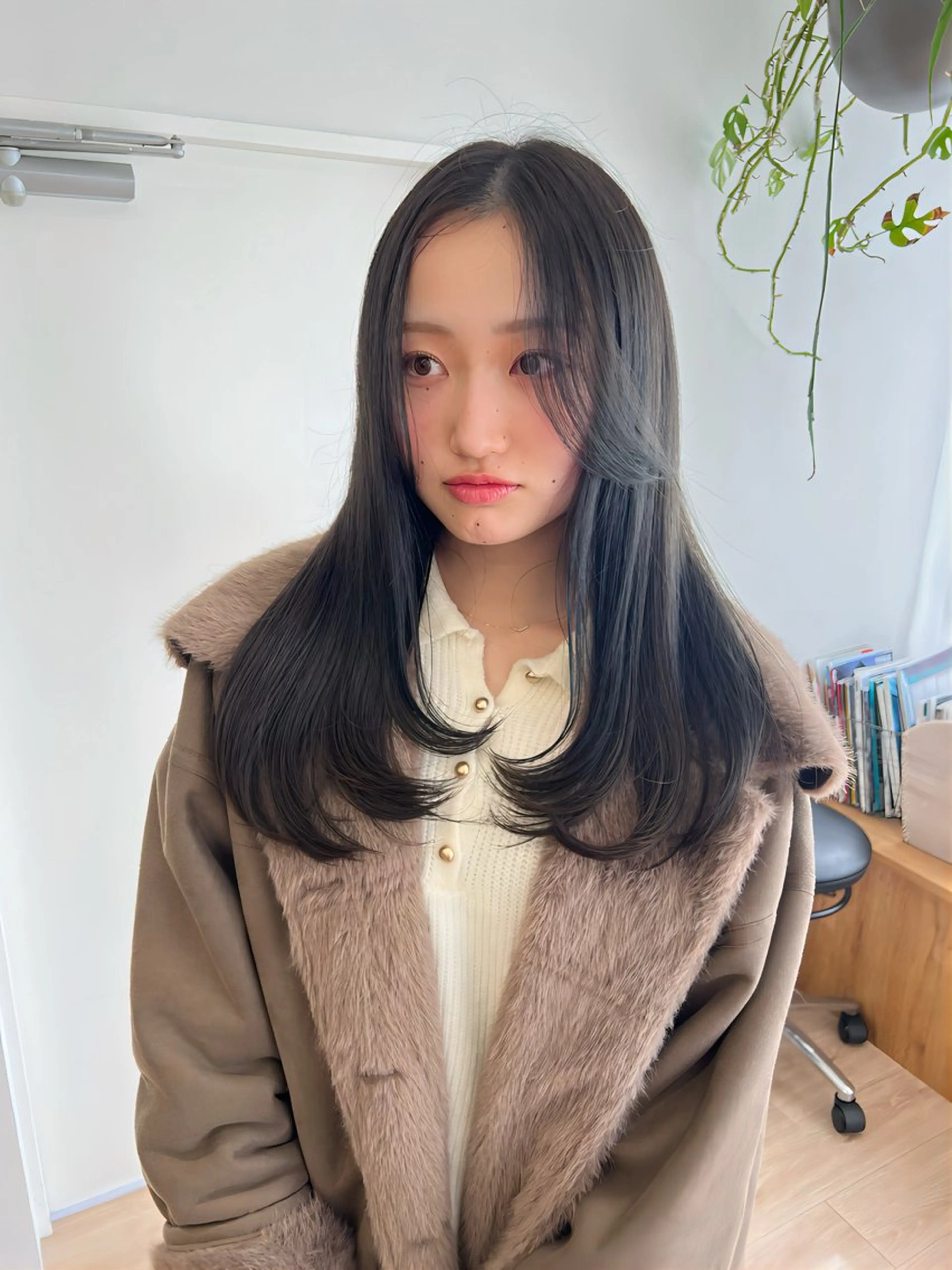 セミロング カラー グレージュ レイヤーカット カット ヘアカラー トリートメント 艶ベージュ/オリーブ カラー🫒airiのヘアスタイル