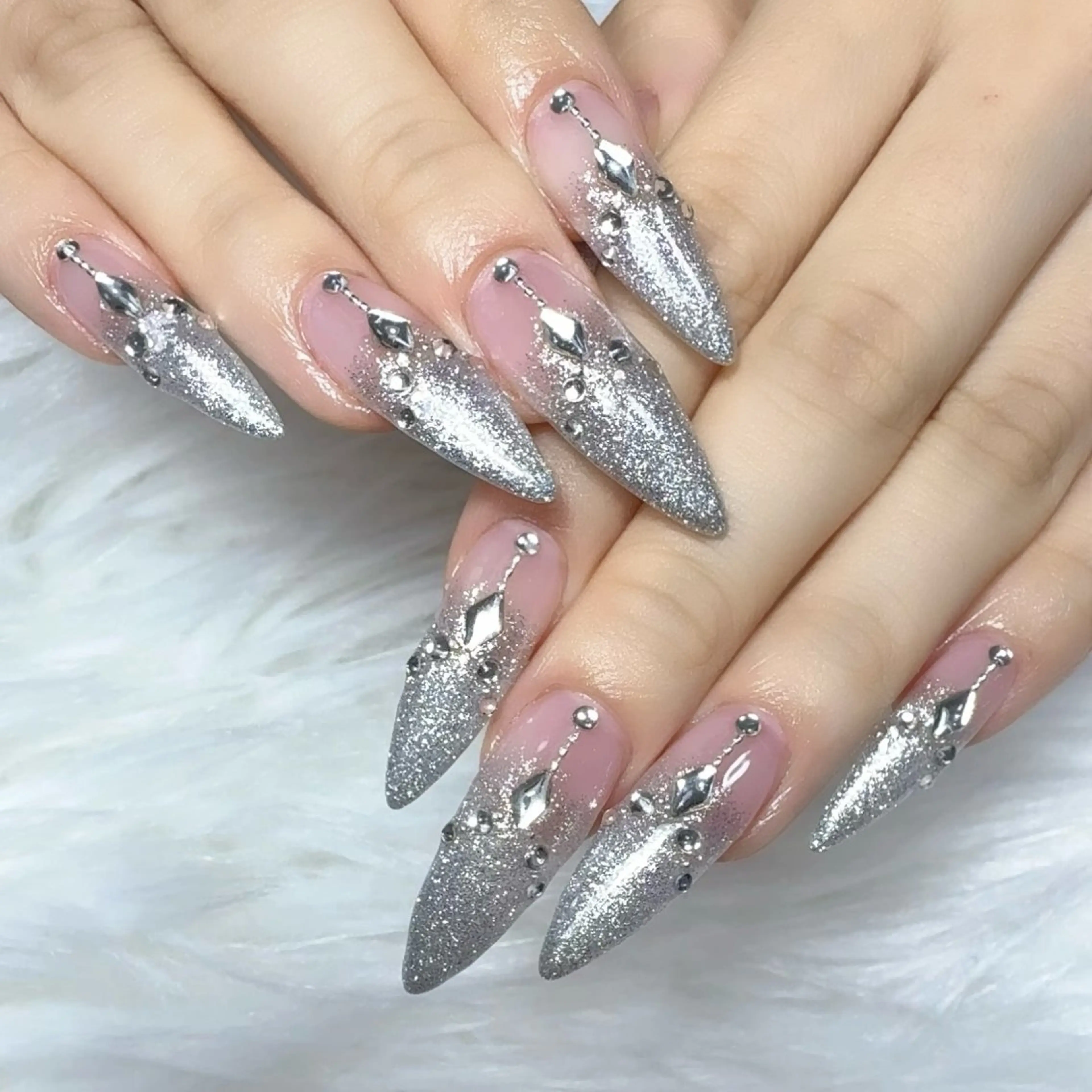 ネイル 持ち込み ハンドネイル L'ino nailのネイルデザイン