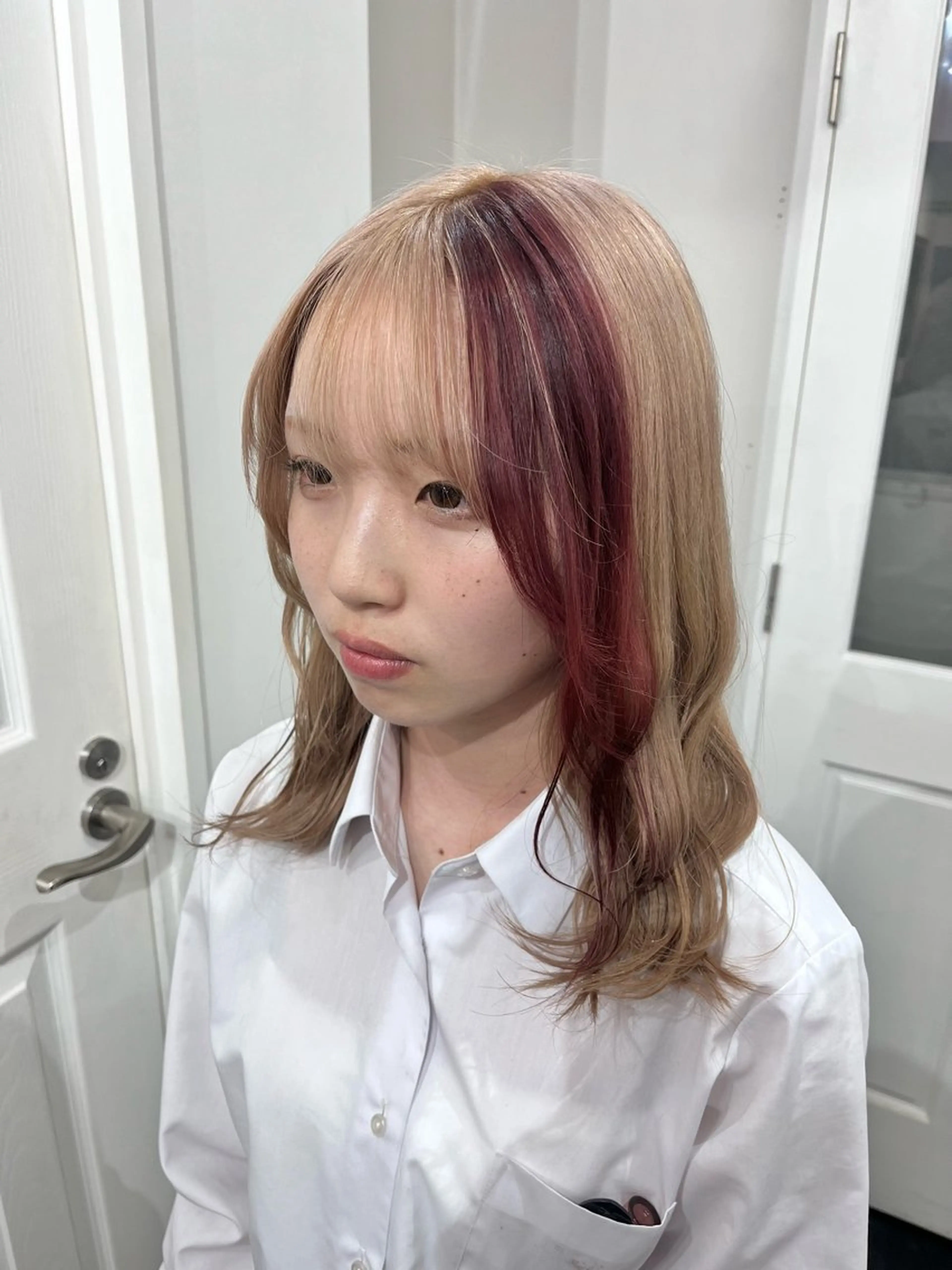 ミディアム ヘアカラー ♱地雷カラー♱ウルフ ♱ 藍衣 ♱のヘアスタイル