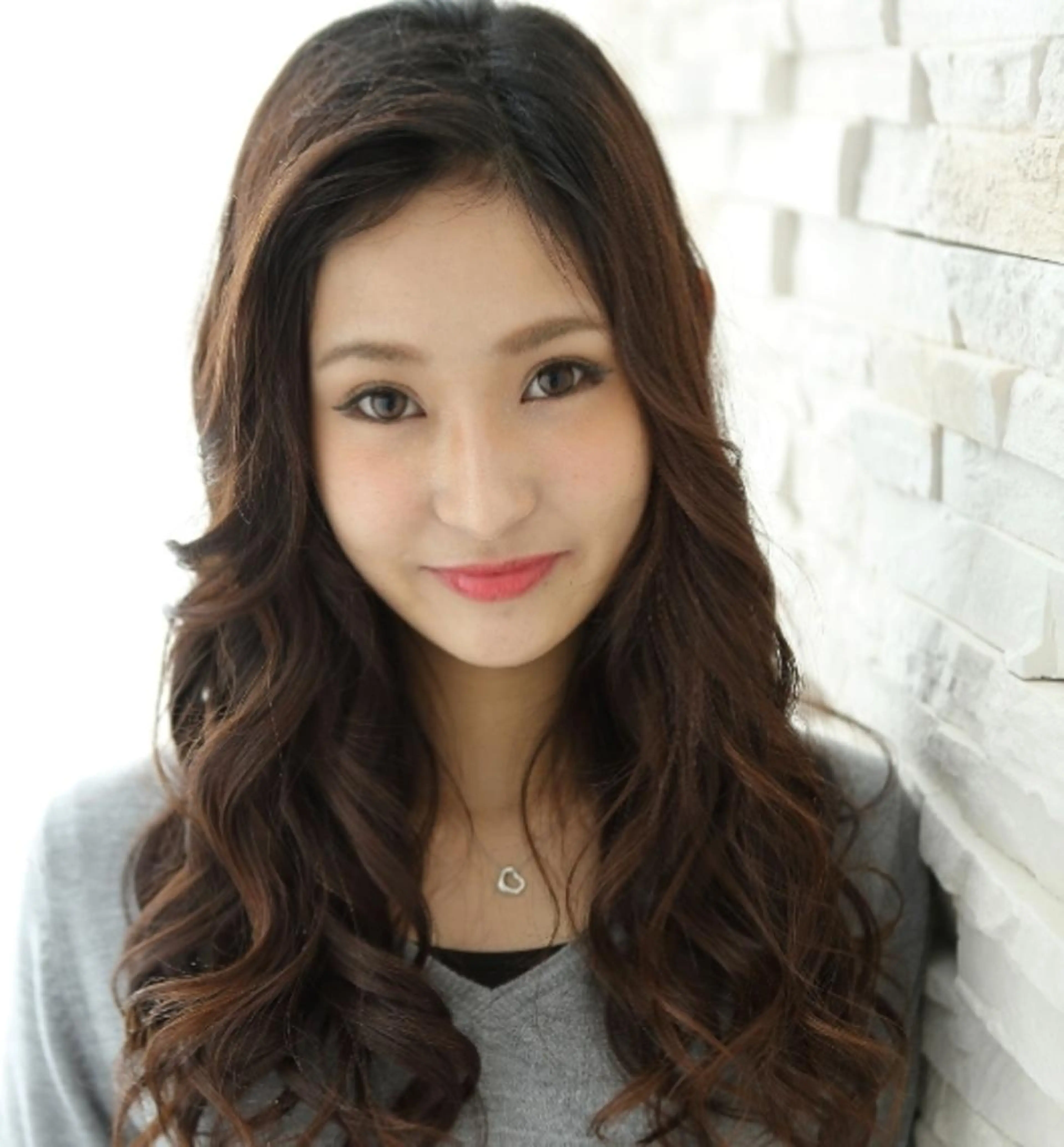 ロング カラー パーマ ヘアアレンジ 大阪レミーエクステ チビ編み込みのヘアスタイル